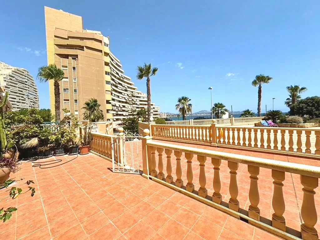Apartamento con vistas al mar en playa La Fossa, Calpe