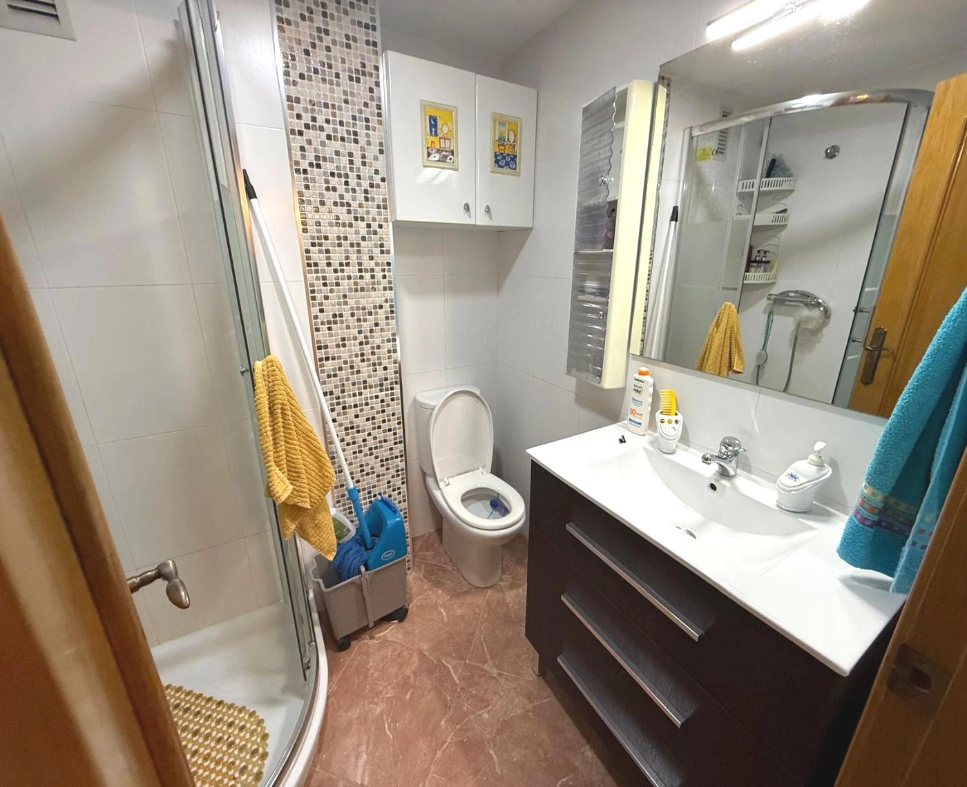 A424 - Bereit zum Einzug! Möblierte Wohnung mit Balkon im Stadtzentrum.