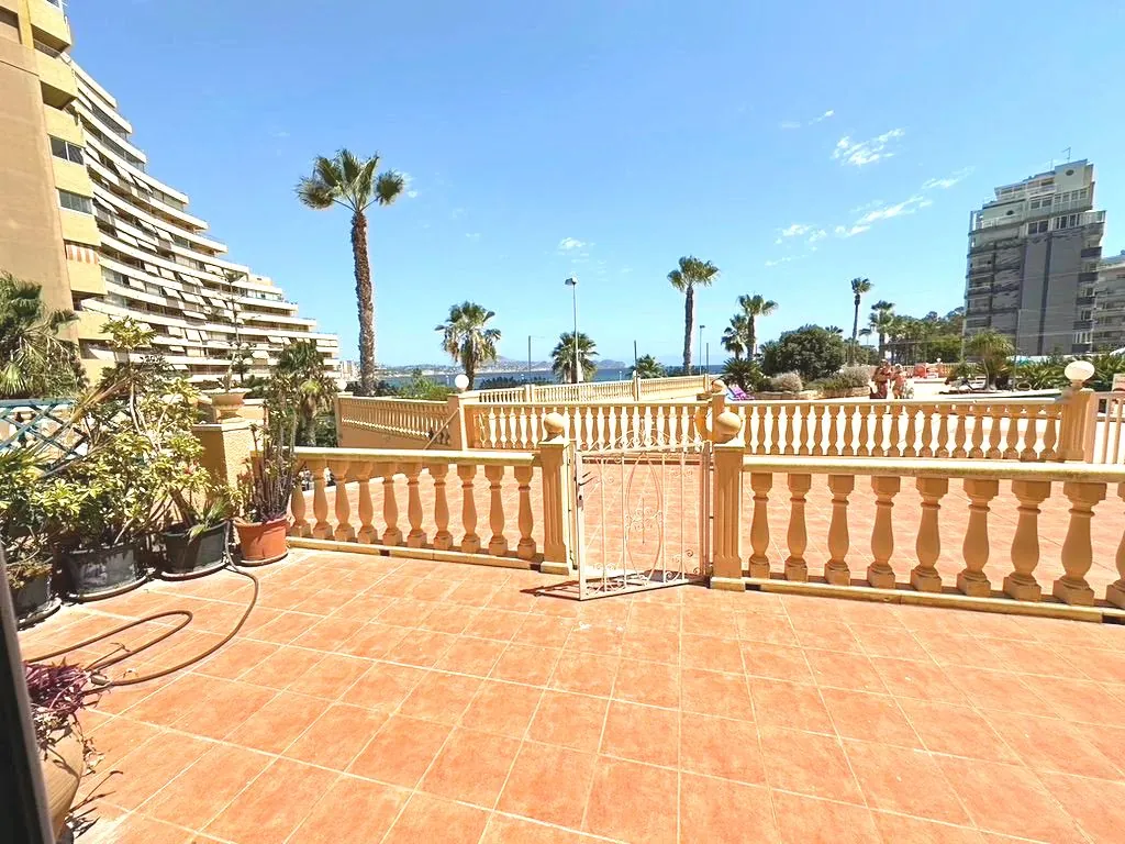Apartamento con vistas al mar en playa La Fossa, Calpe