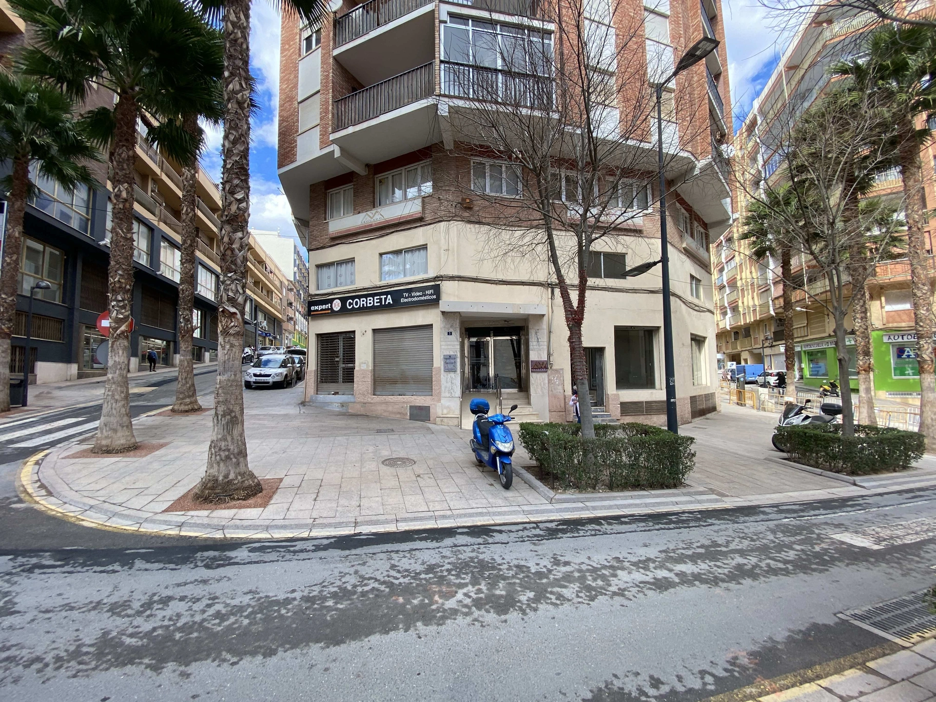 ALQL1 - Gran local comercial en el centro de Calpe