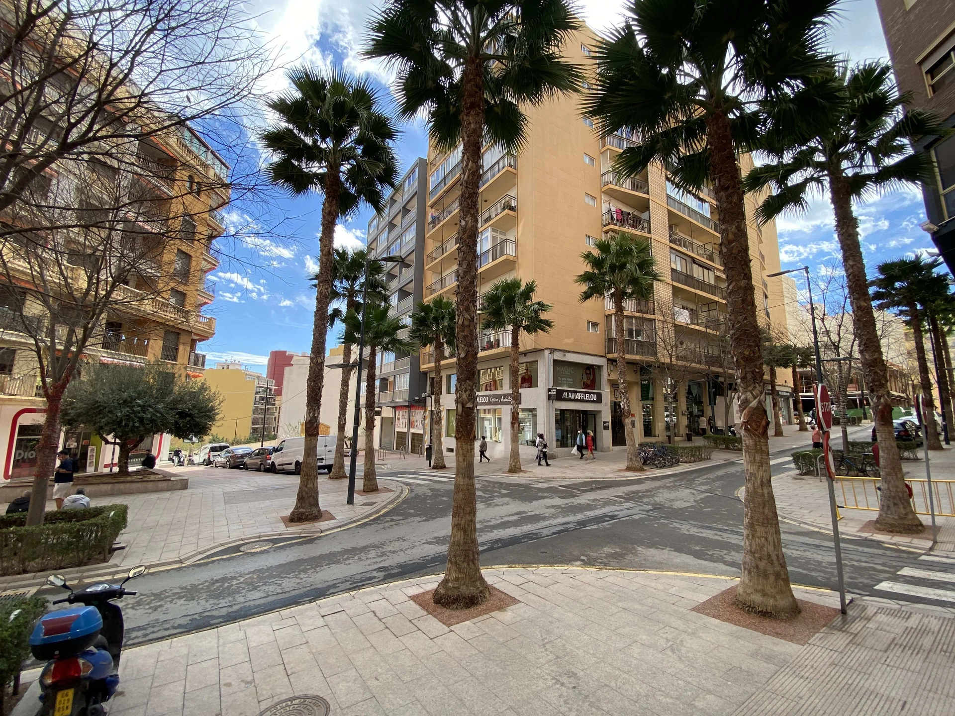 ALQL1 - Gran local comercial en el centro de Calpe