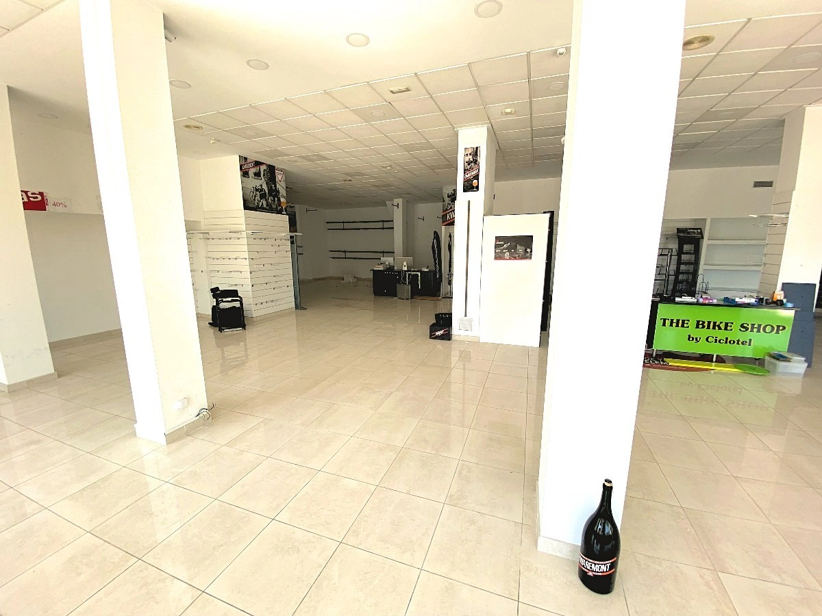 ALQL3 - Gran local comercial en zona centro de la ciudad