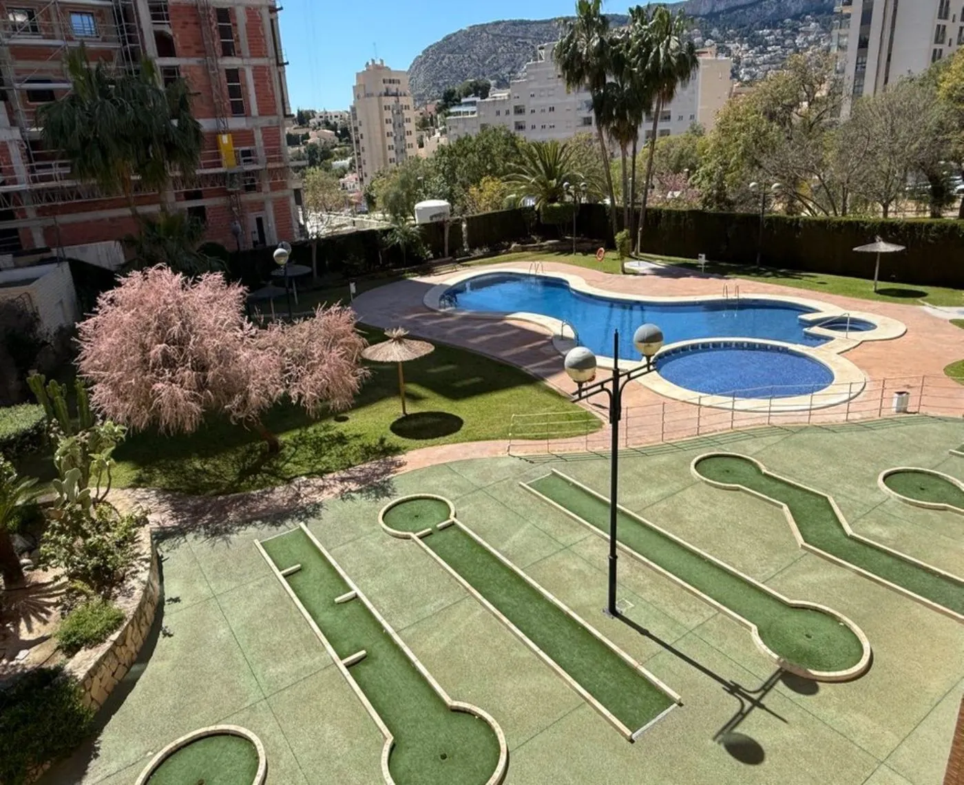 Licht appartement in het centrum van Calpe met parkeerplaats, zwembad en terras - Klaar om in te trekken!