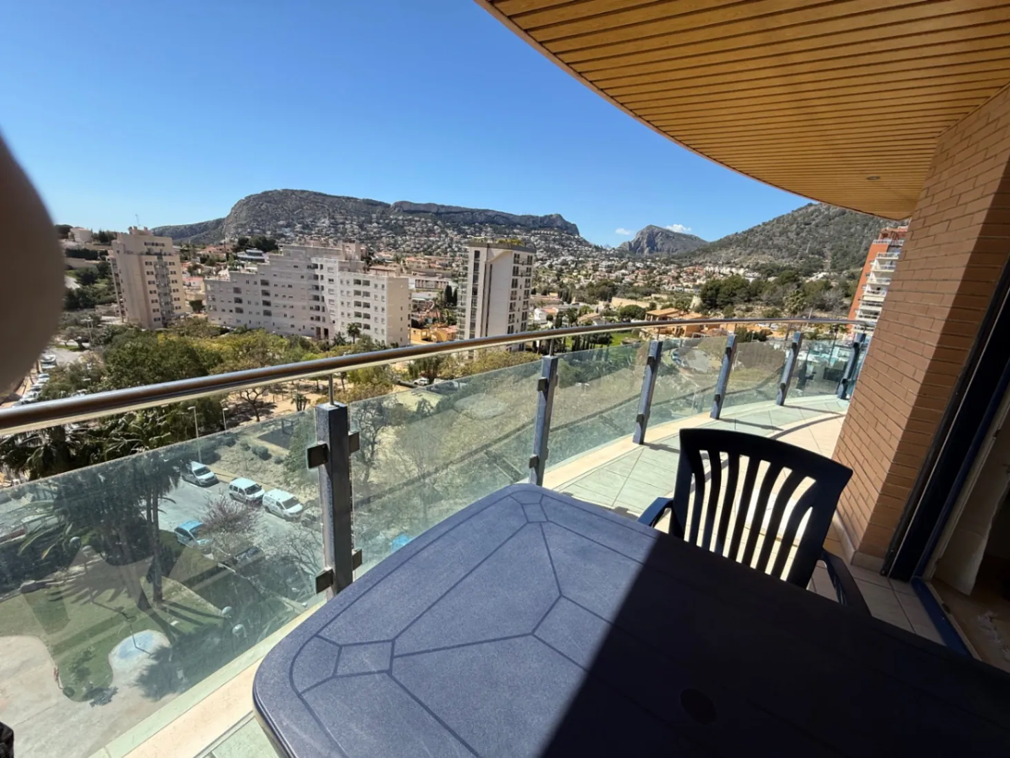 Licht appartement in het centrum van Calpe met parkeerplaats, zwembad en terras - Klaar om in te trekken!