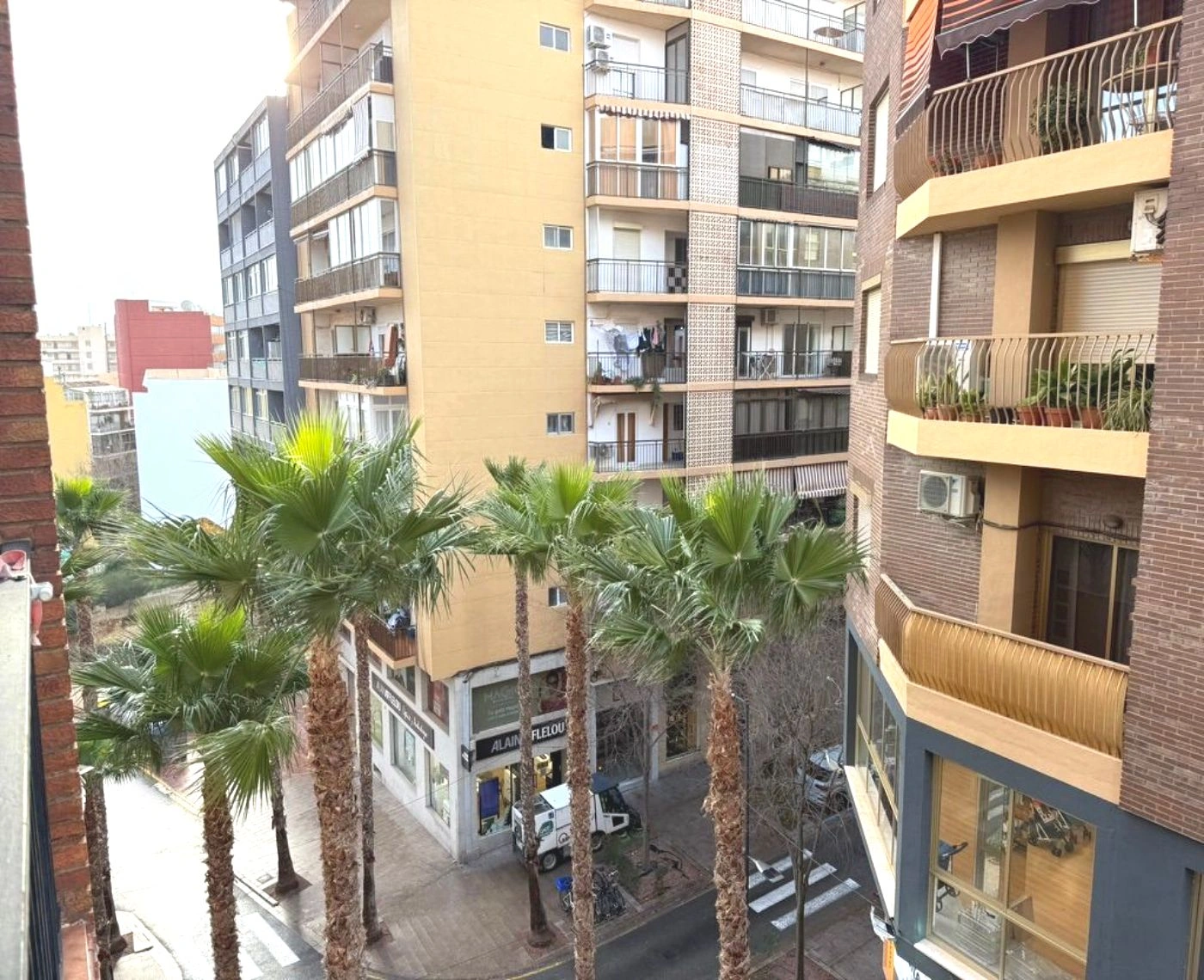 A433C - Opportunity in the heart of Calpe: close to Arenal beach and with all services at your fingertips.