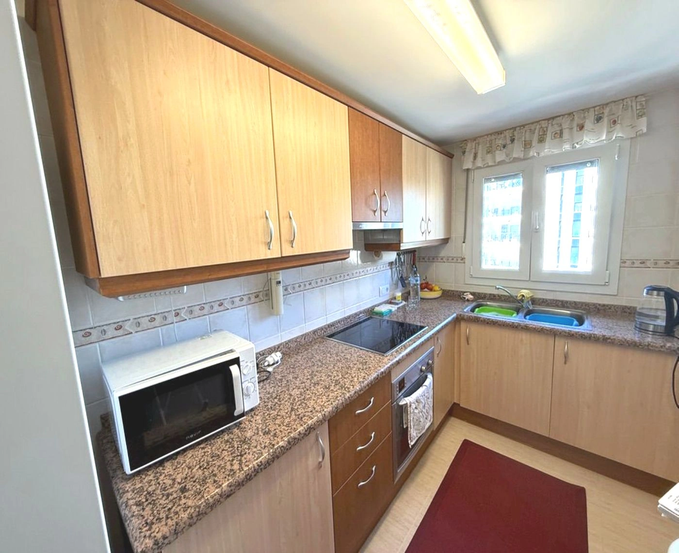 Licht appartement in het centrum van Calpe met parkeerplaats, zwembad en terras - Klaar om in te trekken!