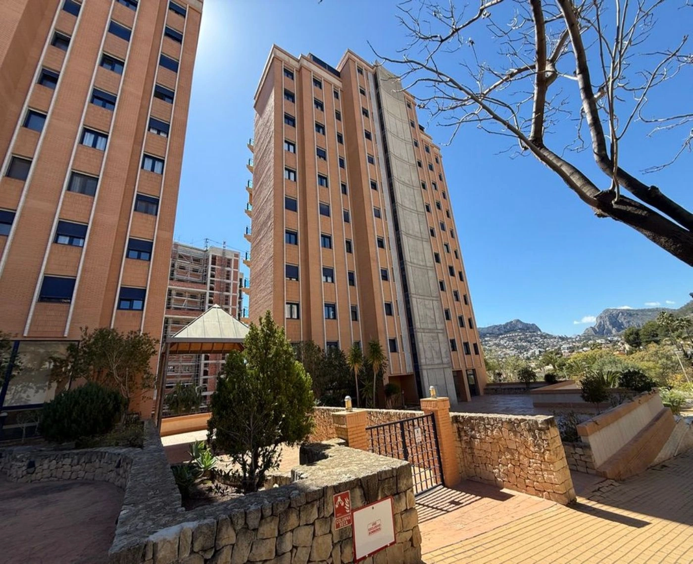 Licht appartement in het centrum van Calpe met parkeerplaats, zwembad en terras - Klaar om in te trekken!