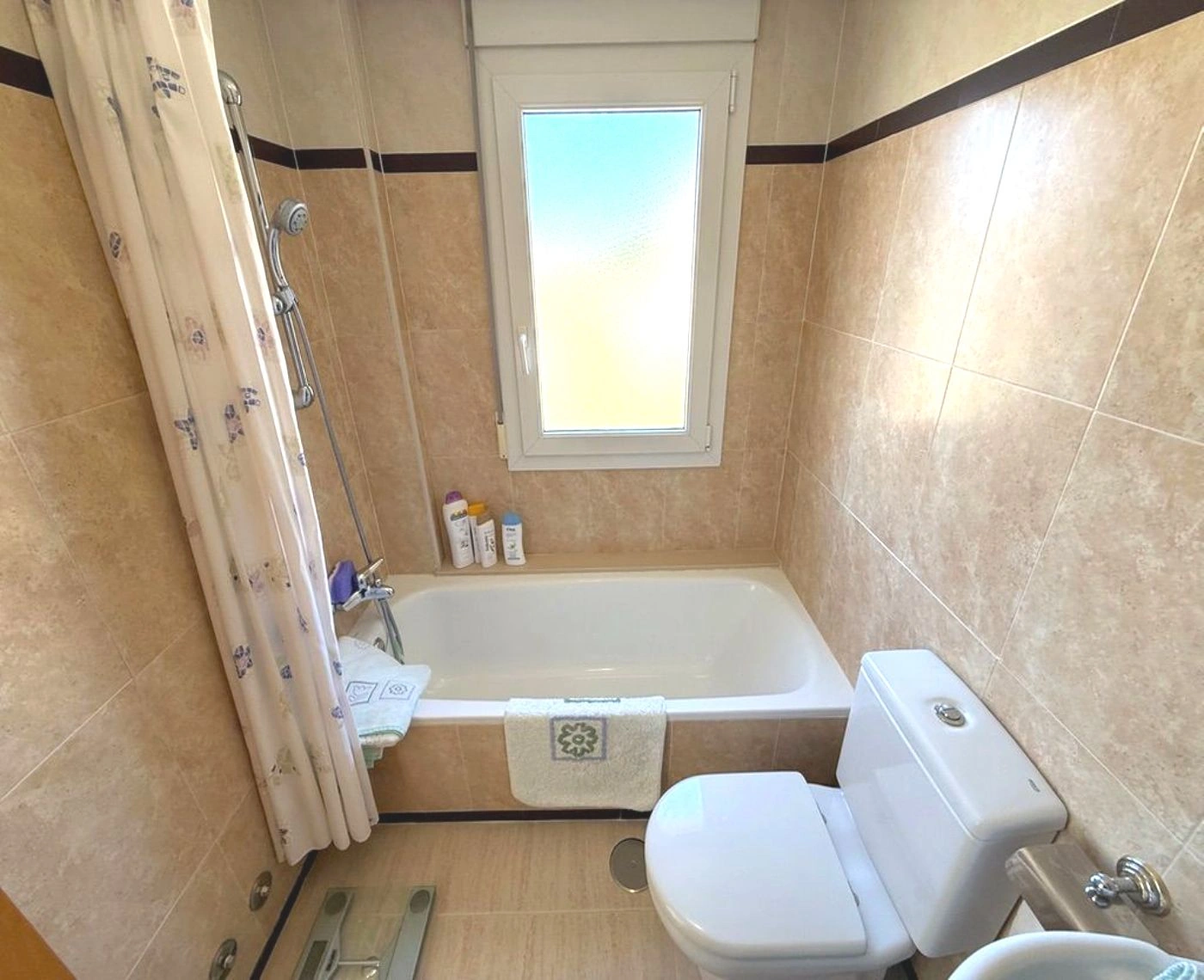 Licht appartement in het centrum van Calpe met parkeerplaats, zwembad en terras - Klaar om in te trekken!