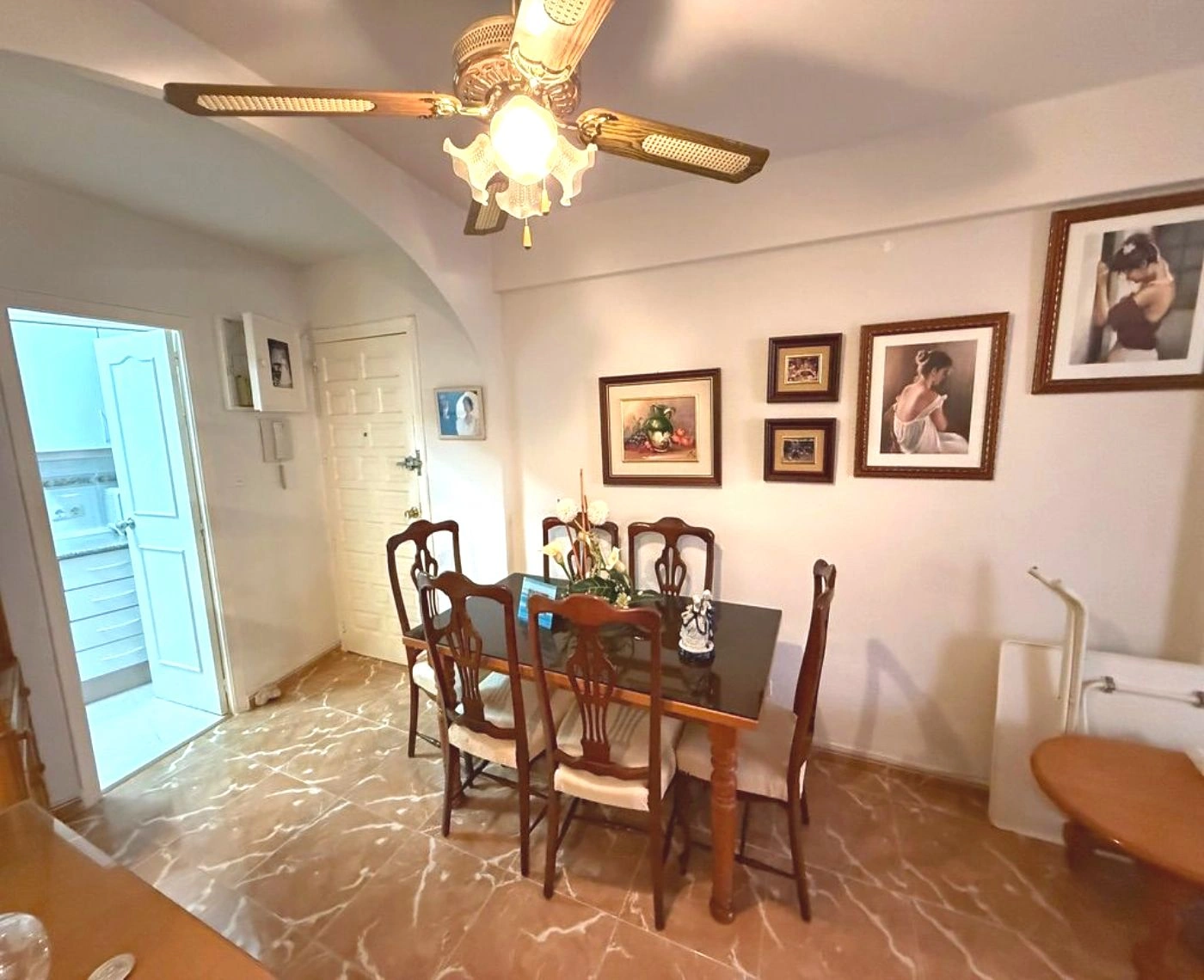 A433C - Opportunity in the heart of Calpe: close to Arenal beach and with all services at your fingertips.