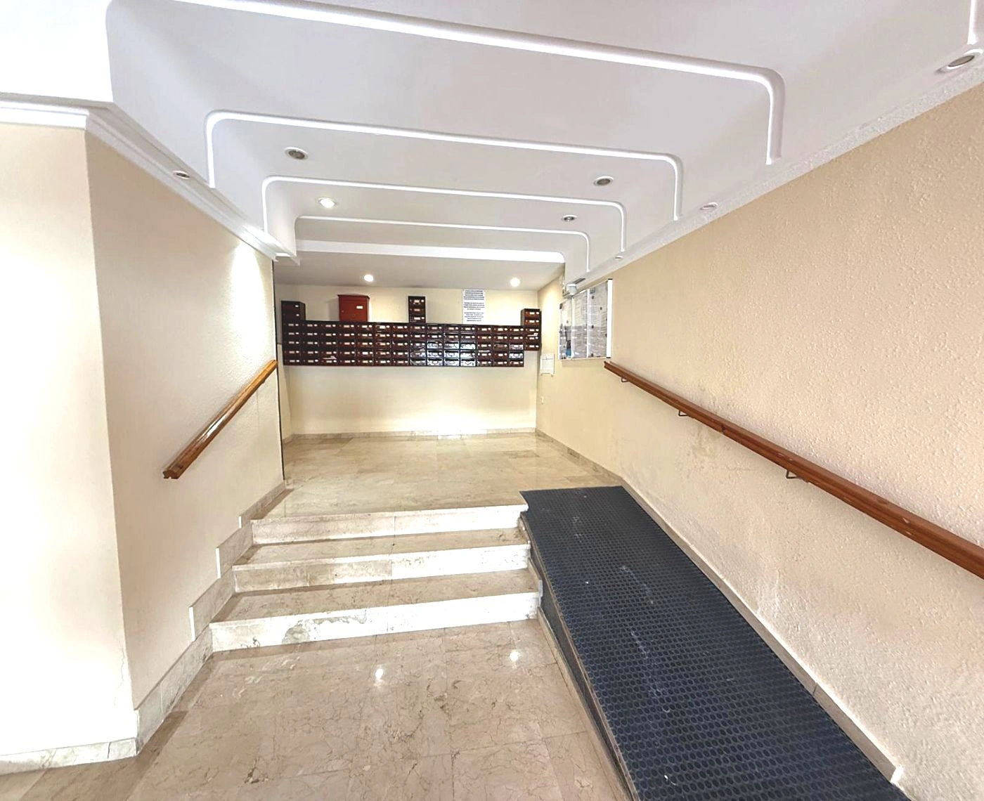 A437 - Urokliwe mieszkanie nad morzem z tarasem i panoramicznymi widokami