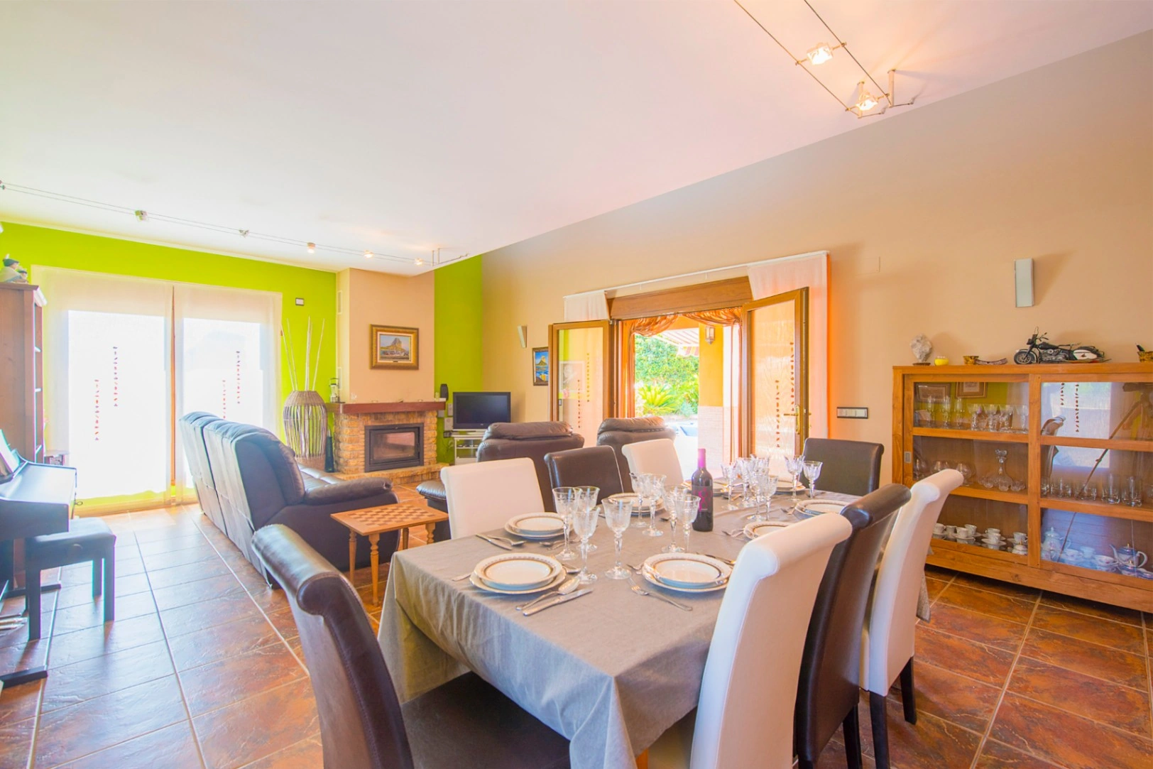 IN1M9VLQR - Excepcional villa en venta en Calpe ofrece el equilibrio perfecto entre comodidad y estilo.