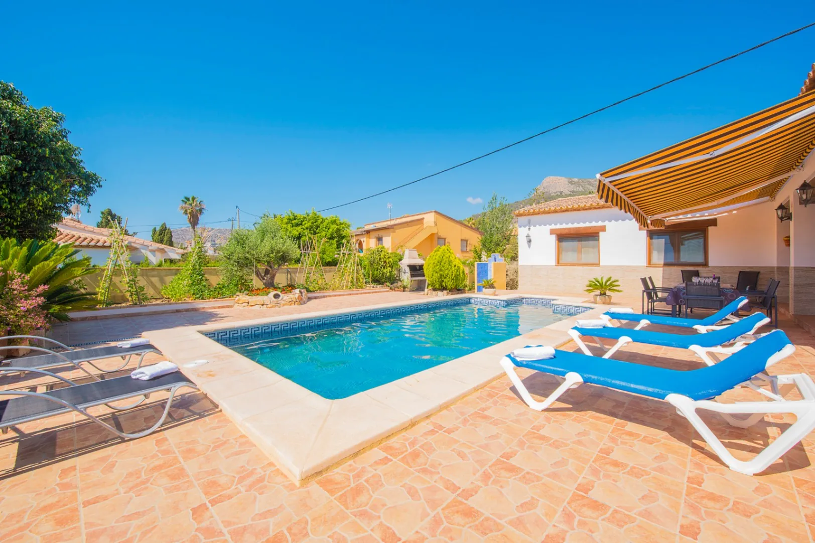IN1M9VLQR - Excepcional villa en venta en Calpe ofrece el equilibrio perfecto entre comodidad y estilo.