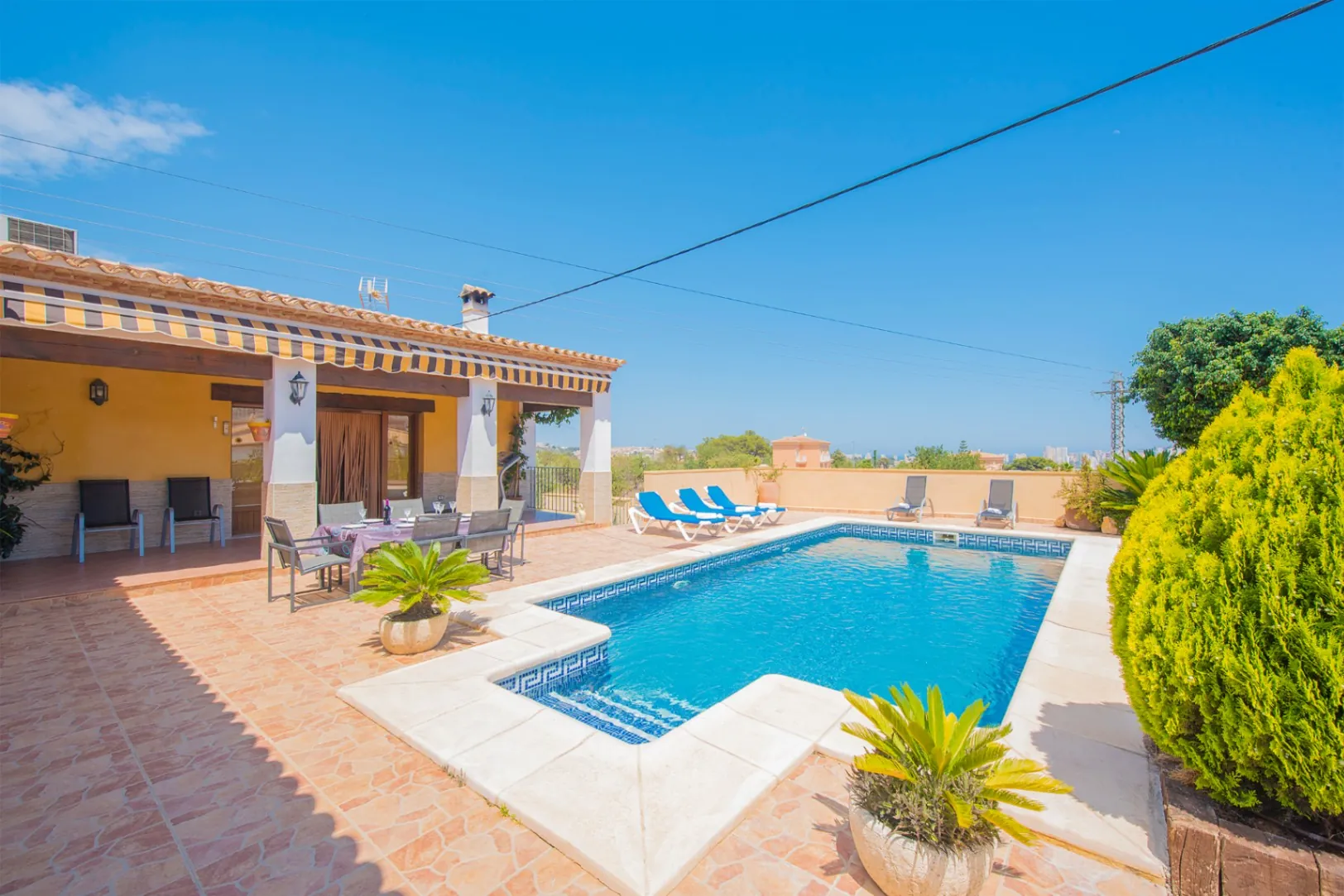 IN1M9VLQR - Excepcional villa en venta en Calpe ofrece el equilibrio perfecto entre comodidad y estilo.
