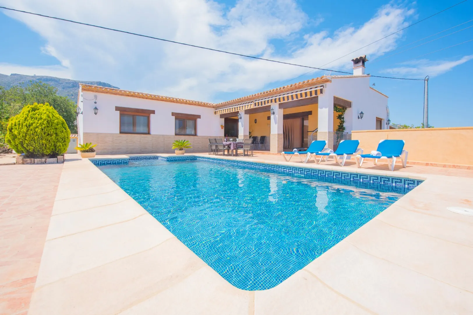 IN1M9VLQR - Excepcional villa en venta en Calpe ofrece el equilibrio perfecto entre comodidad y estilo.