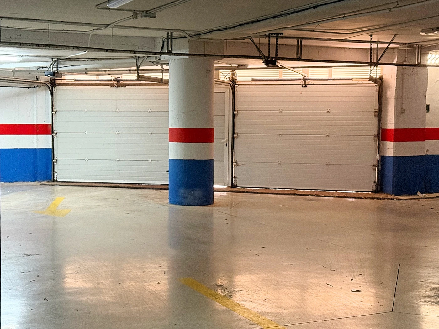Apartamento en Primera Línea de Playa en Calpe con Vistas al Mar y Parking Incluido
