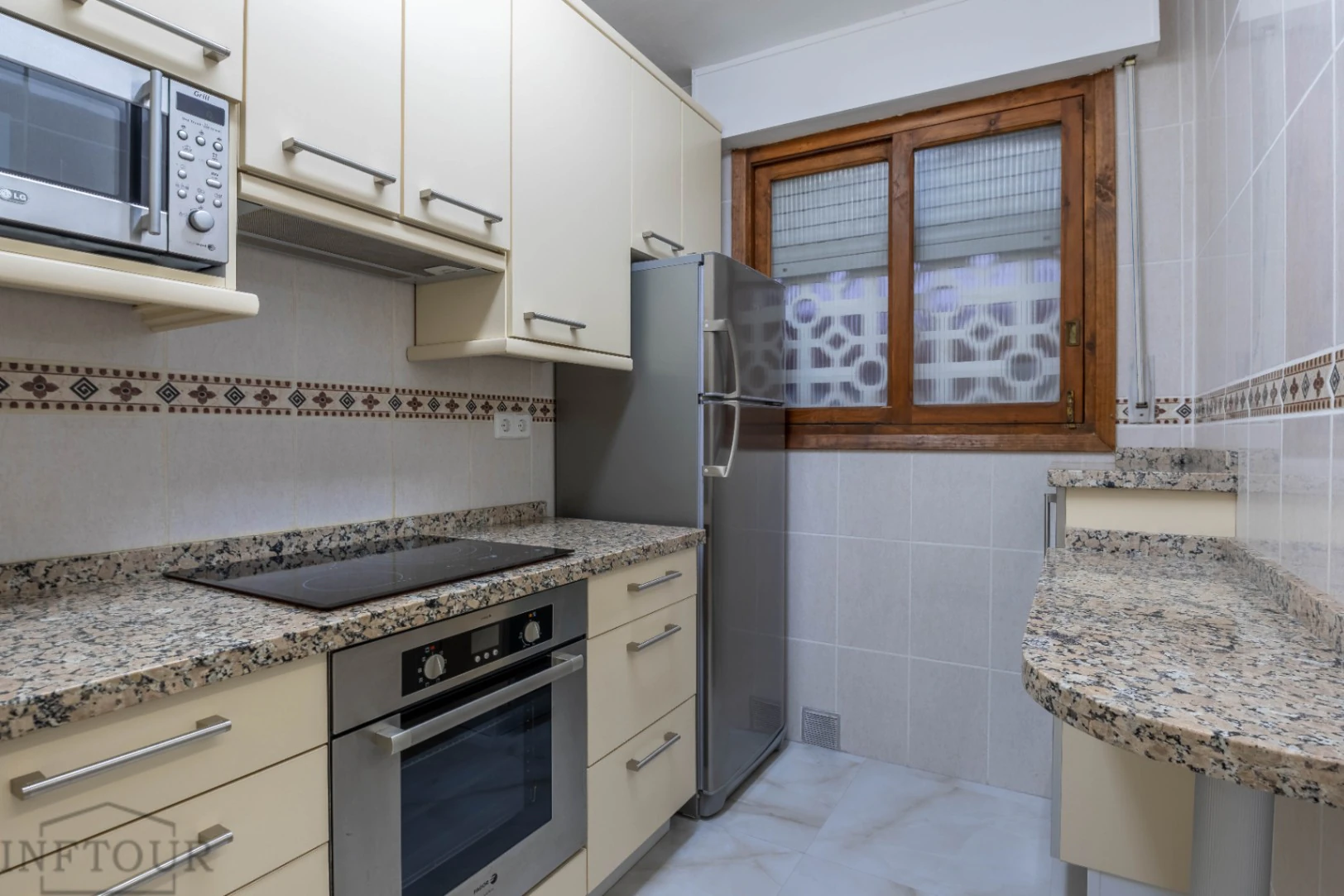 Apartamento de 3 dormitorios con vista mar en el centro de Calpe