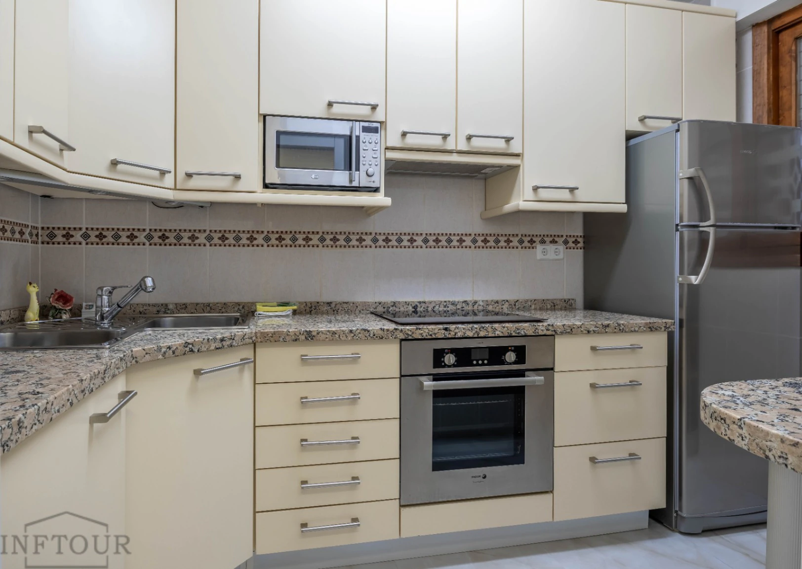 Apartamento de 3 dormitorios con vista mar en el centro de Calpe