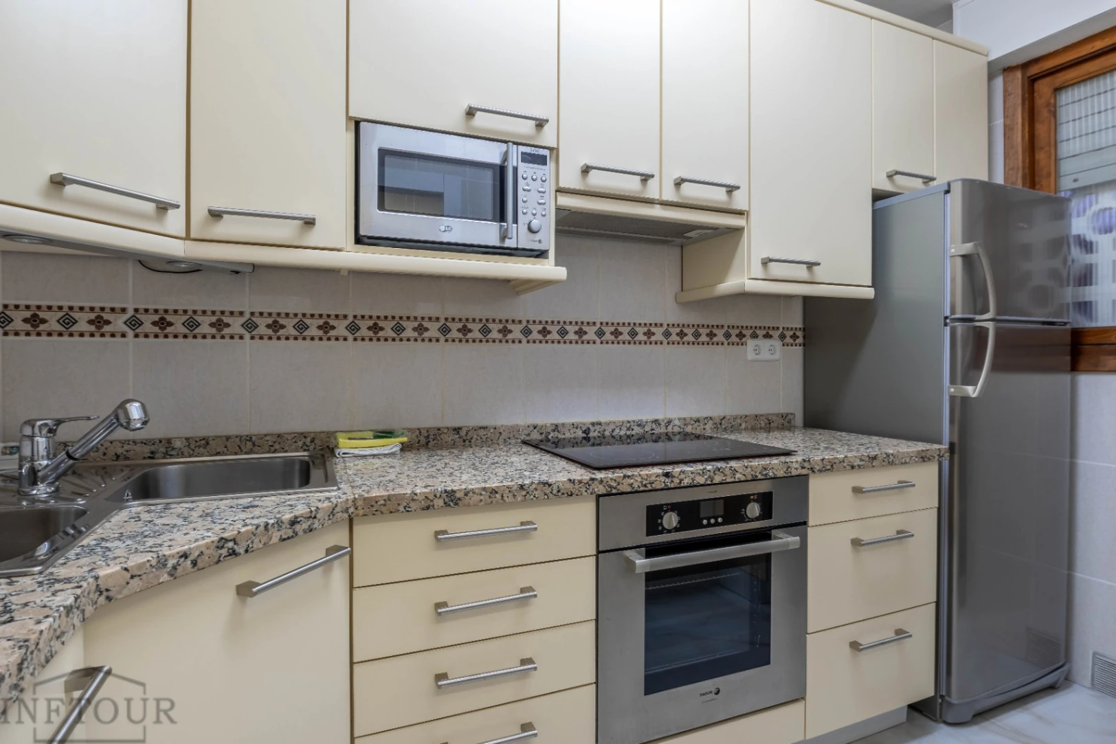 Apartamento de 3 dormitorios con vista mar en el centro de Calpe