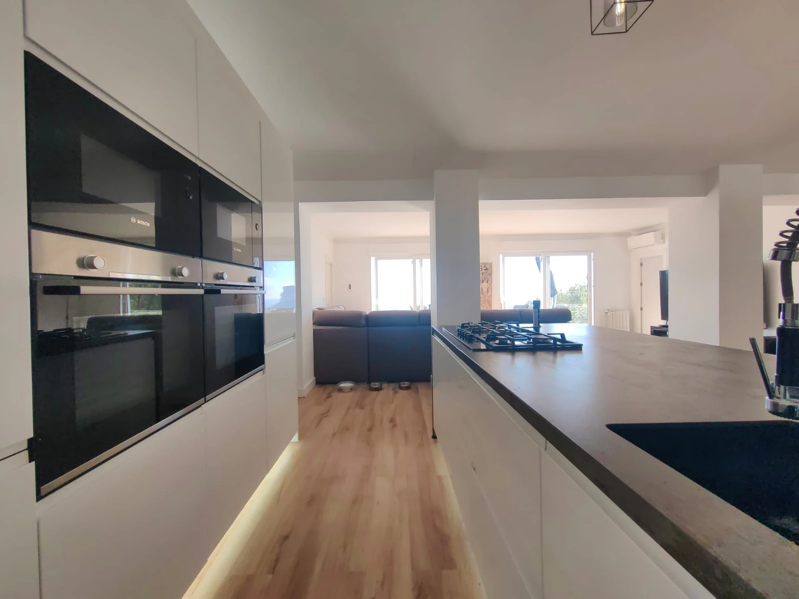 c198 - Villa de altas calidades con vistas panorámicas al mar
