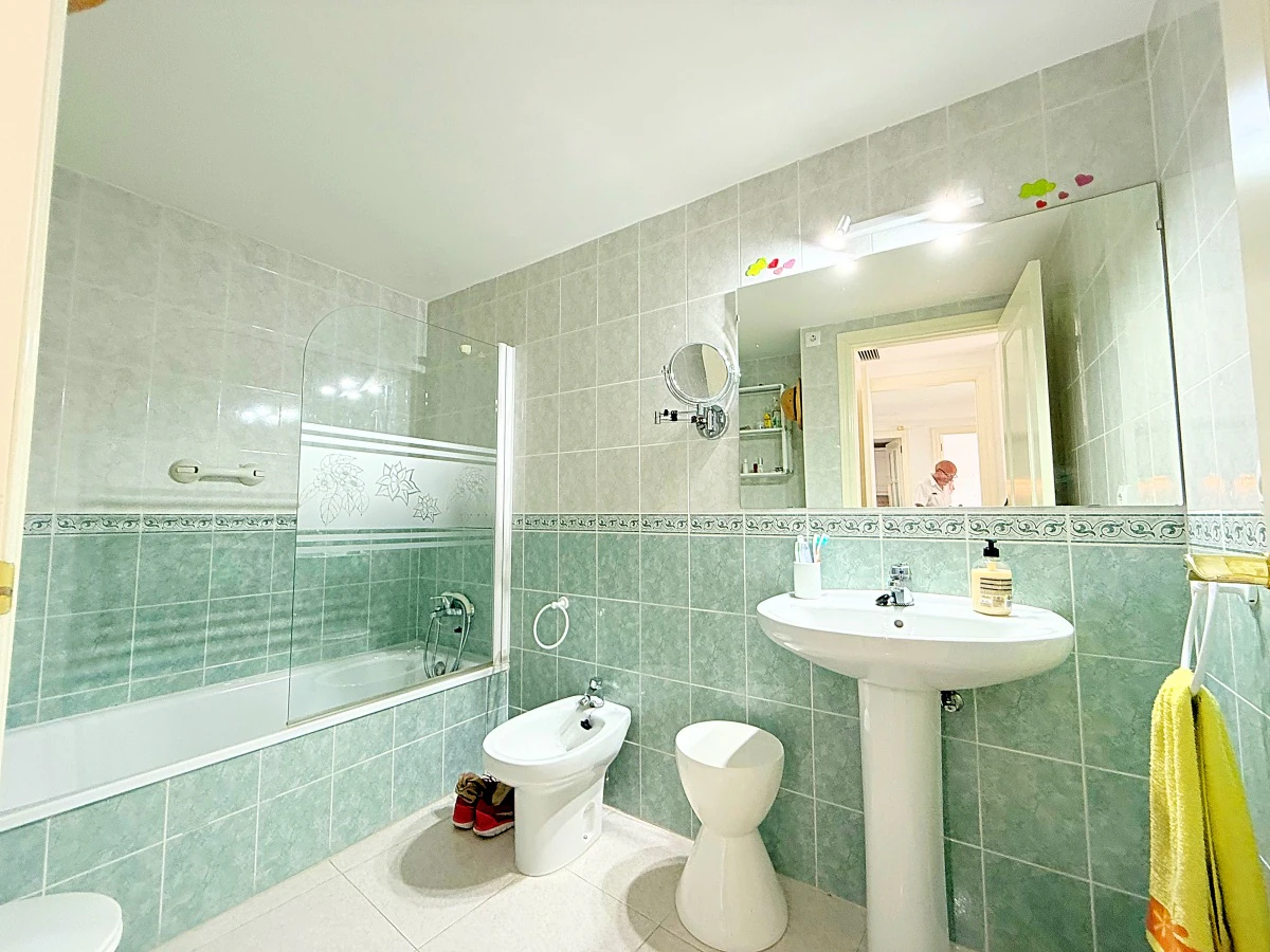 A407 - Exclusivo apartamento en Apolo XIV con garaje privado – Calpe