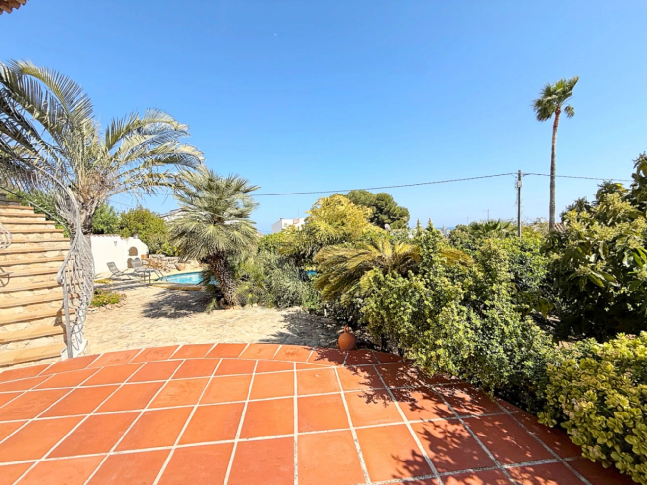 C423 - Joya Mediterránea con Vistas Infinitas: Un Refugio Impecable en Calpe