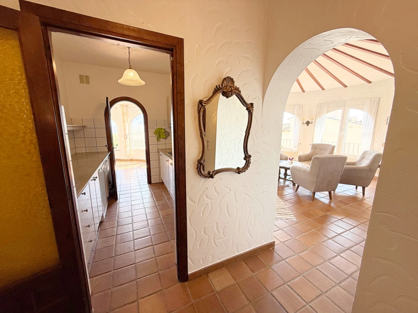 C423 - Joya Mediterránea con Vistas Infinitas: Un Refugio Impecable en Calpe