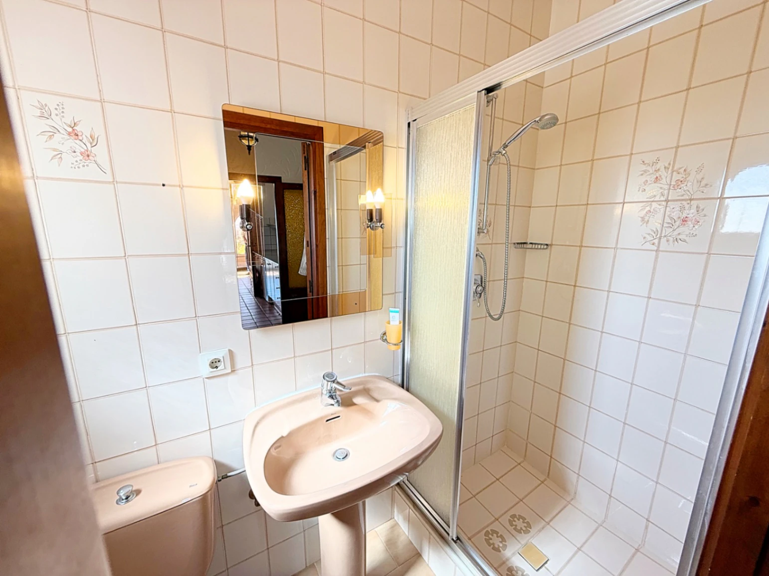 C423 - Joya Mediterránea con Vistas Infinitas: Un Refugio Impecable en Calpe