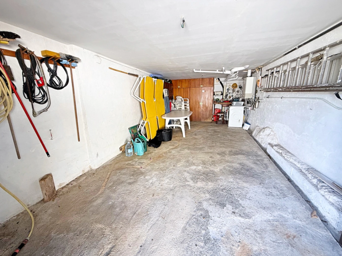 C423 - Joya Mediterránea con Vistas Infinitas: Un Refugio Impecable en Calpe