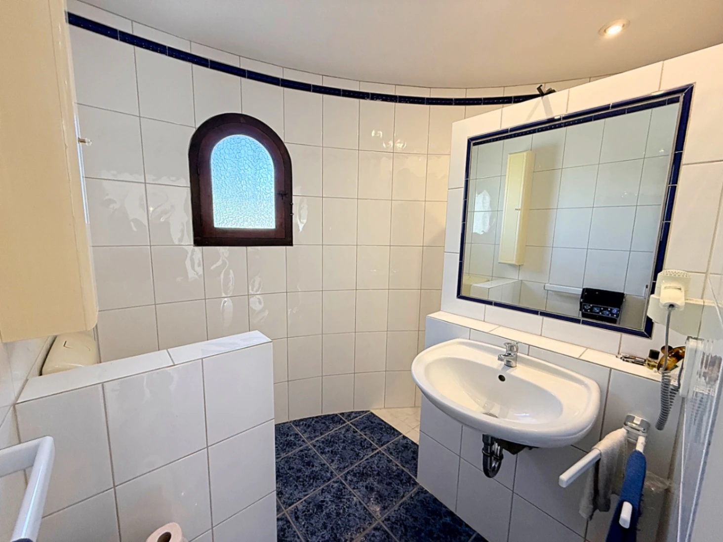 C423 - Joya Mediterránea con Vistas Infinitas: Un Refugio Impecable en Calpe