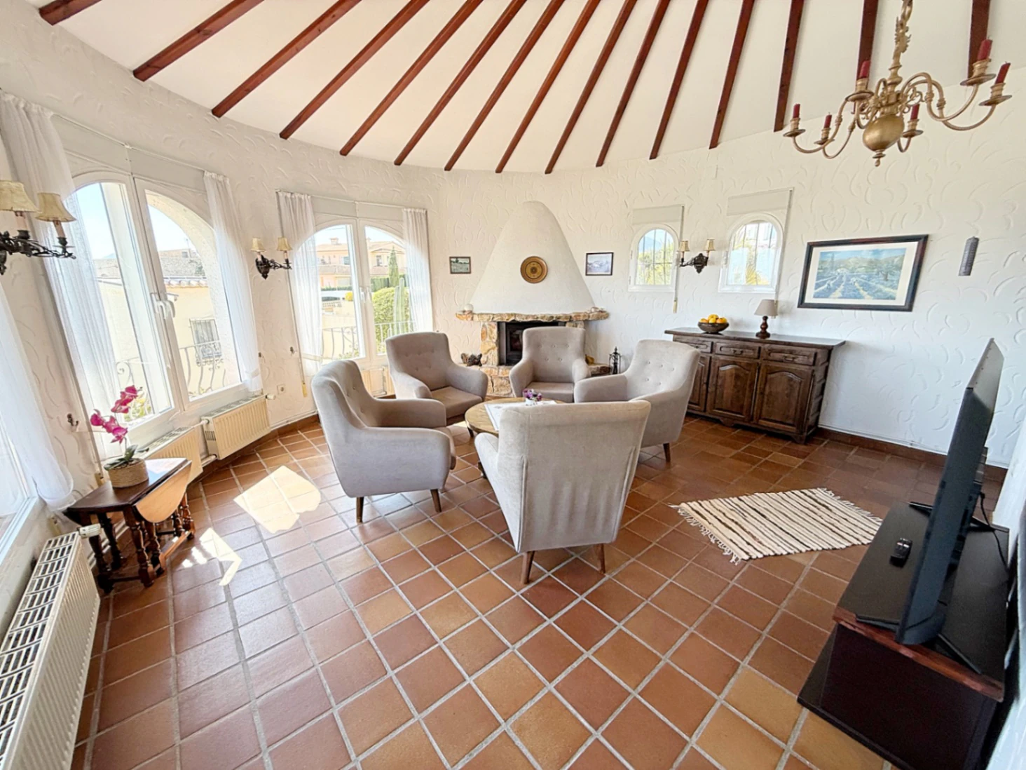 C423 - Joya Mediterránea con Vistas Infinitas: Un Refugio Impecable en Calpe