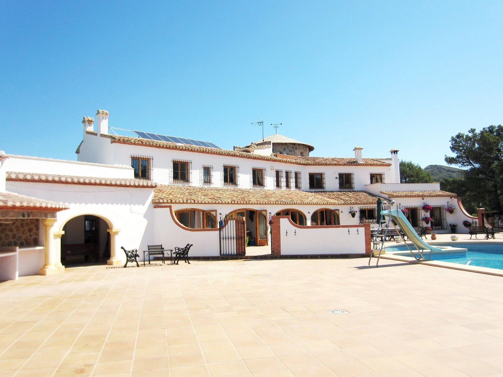 C653 - Preciosa casa de Campo en pueblo pinos.