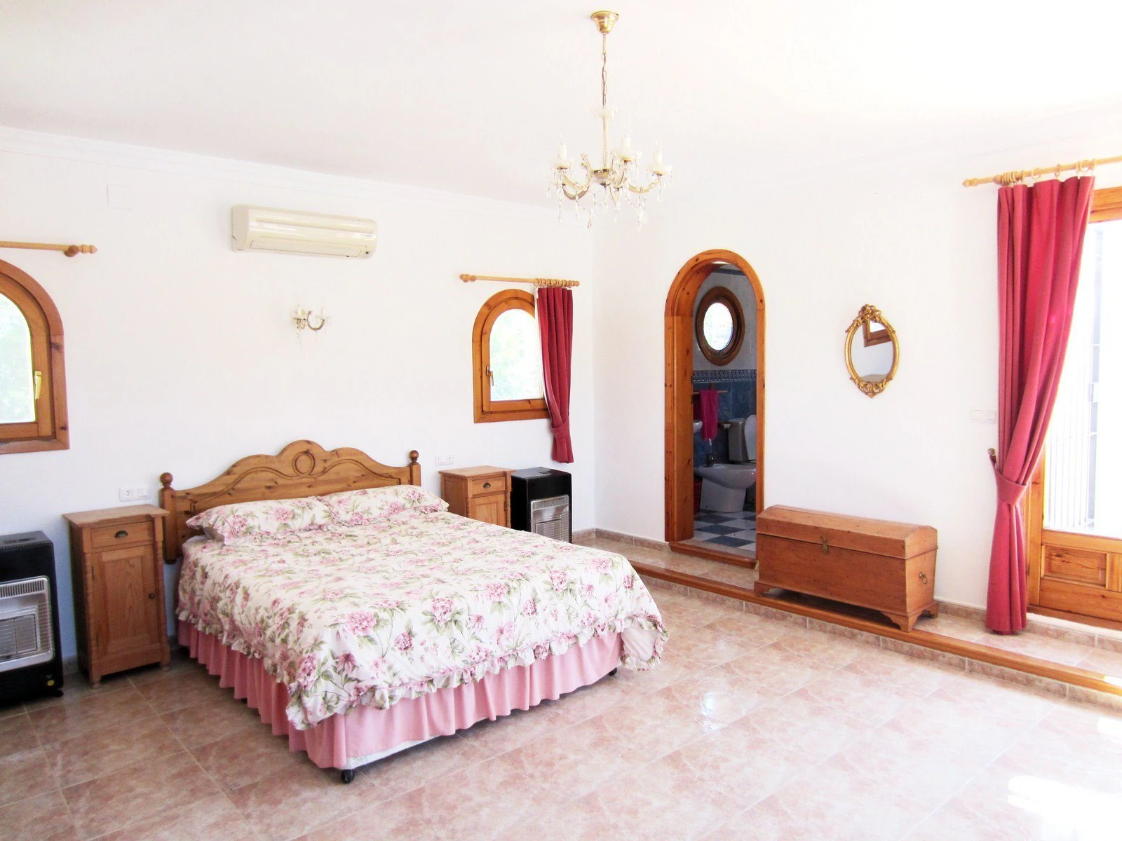 C653 - Preciosa casa de Campo en pueblo pinos.
