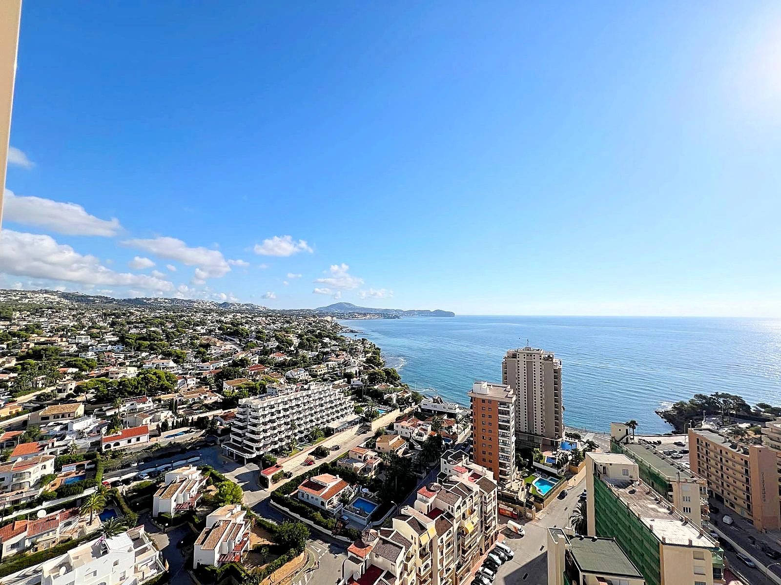 Impresionante Ático en Una Sola Planta con Vistas al Mar de 240° – Una Propiedad Verdaderamente Única en Calpe