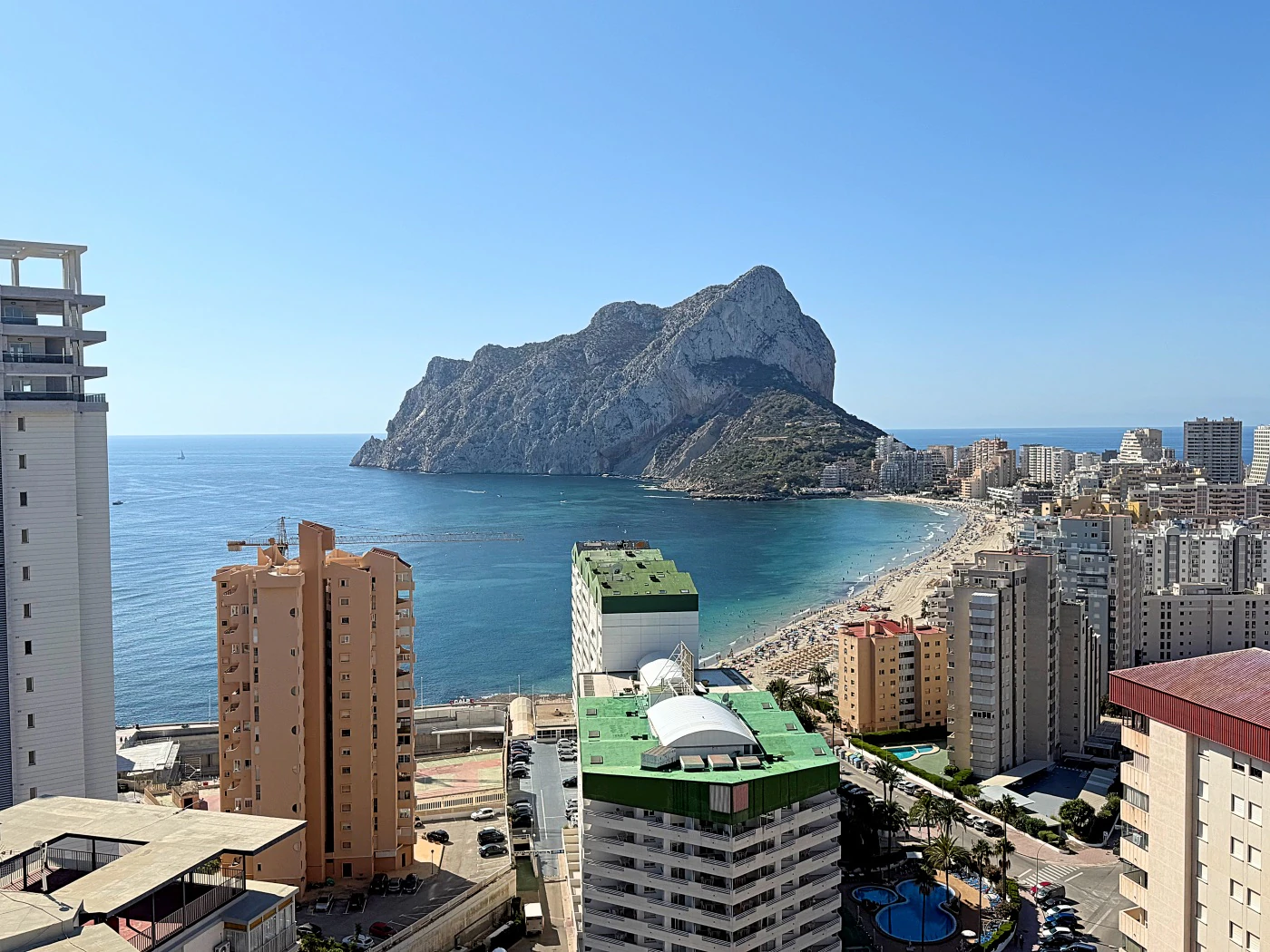 Impresionante Ático en Una Sola Planta con Vistas al Mar de 240° – Una Propiedad Verdaderamente Única en Calpe