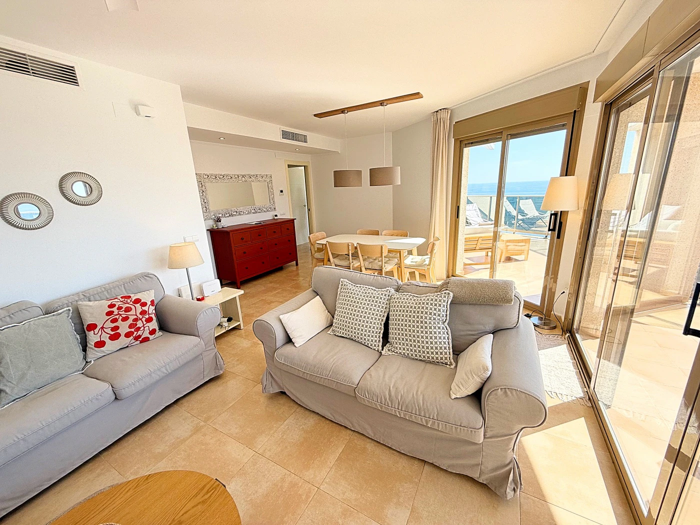 Impresionante Ático en Una Sola Planta con Vistas al Mar de 240° – Una Propiedad Verdaderamente Única en Calpe