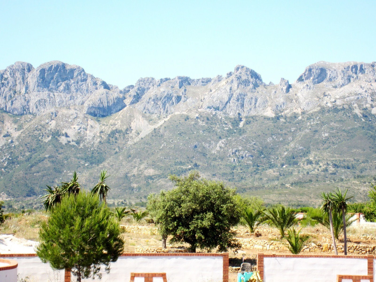 C653 - Preciosa casa de Campo en pueblo pinos.