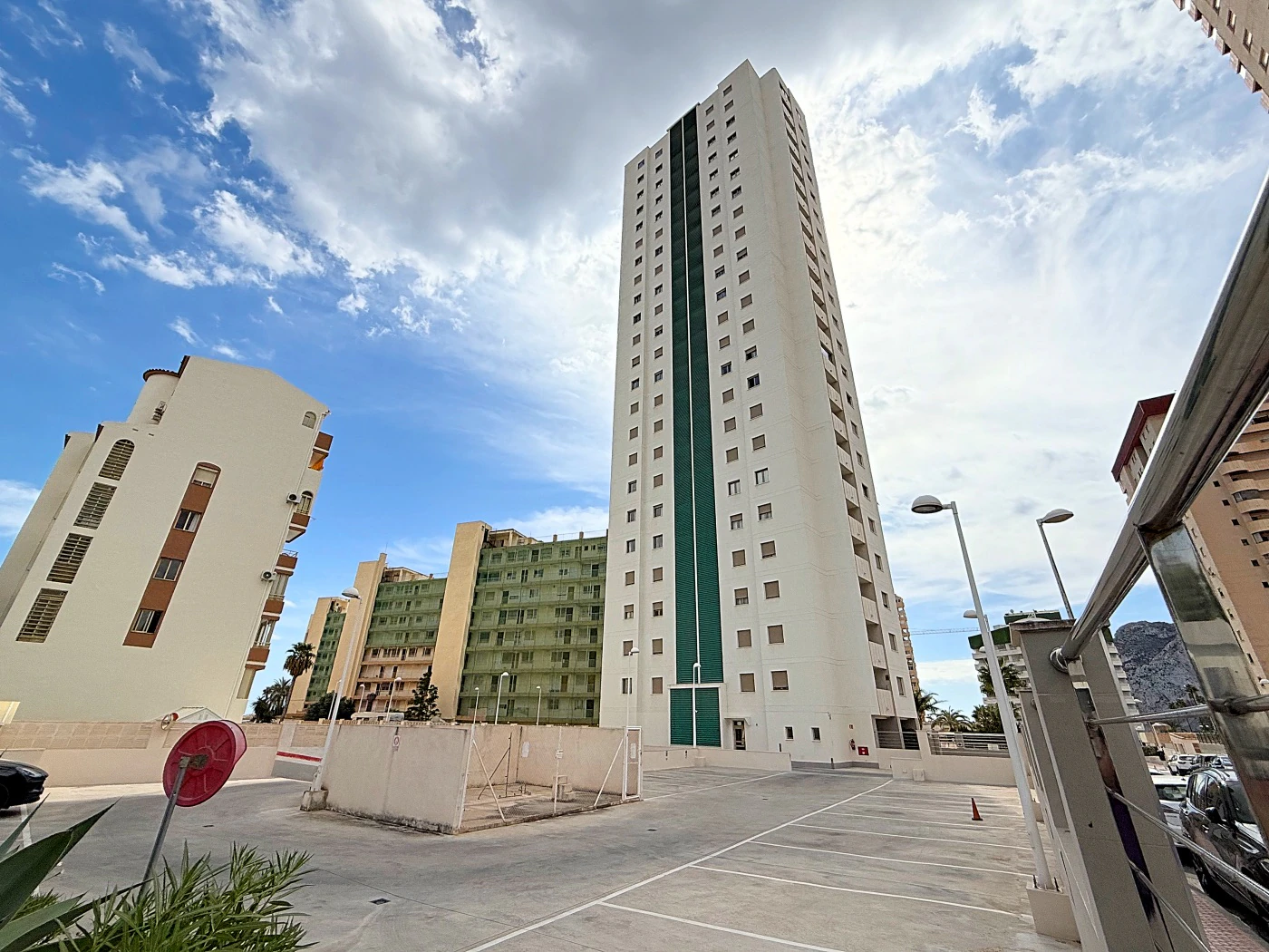 Impresionante Ático en Una Sola Planta con Vistas al Mar de 240° – Una Propiedad Verdaderamente Única en Calpe