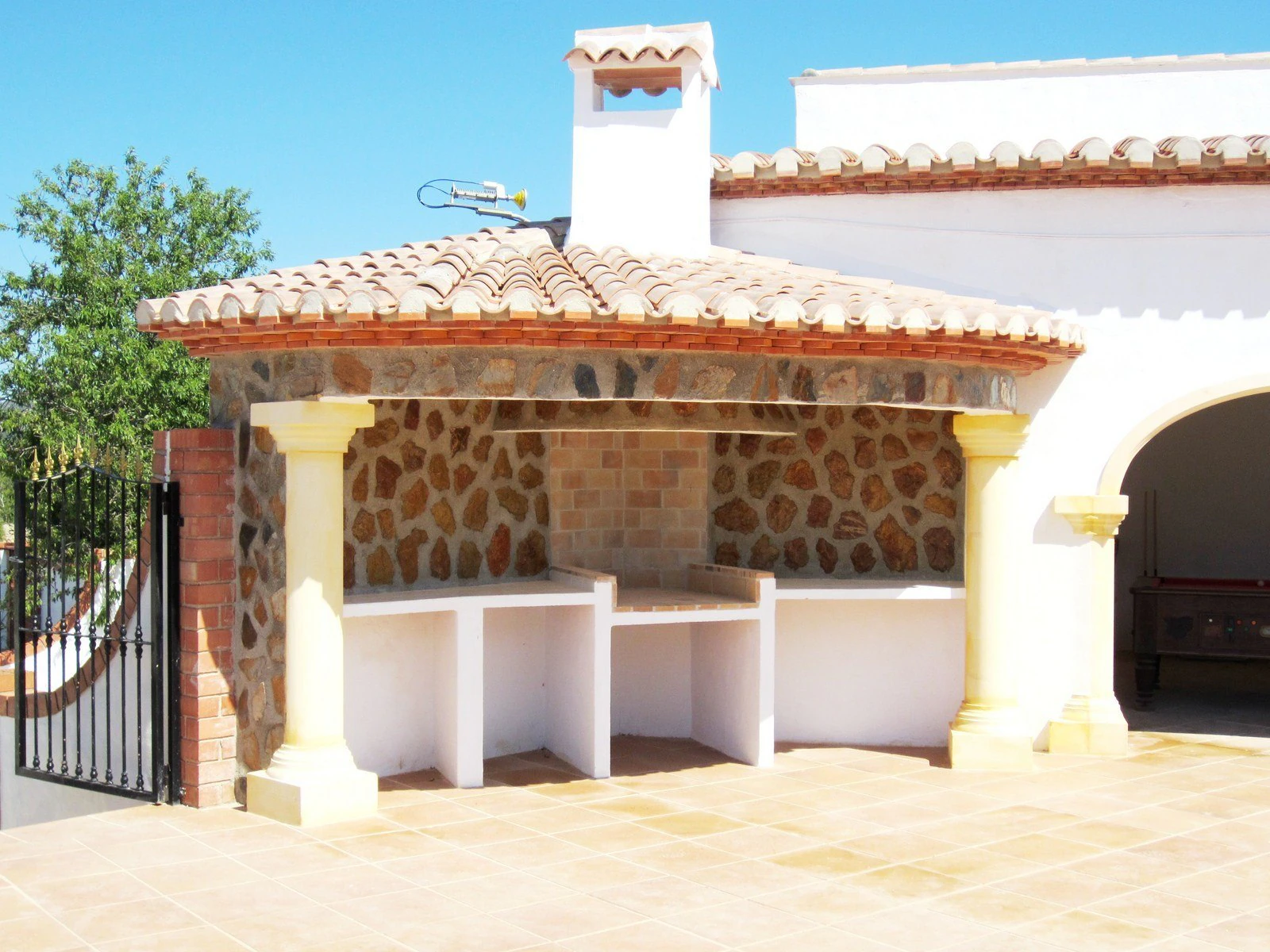 C653 - Preciosa casa de Campo en pueblo pinos.