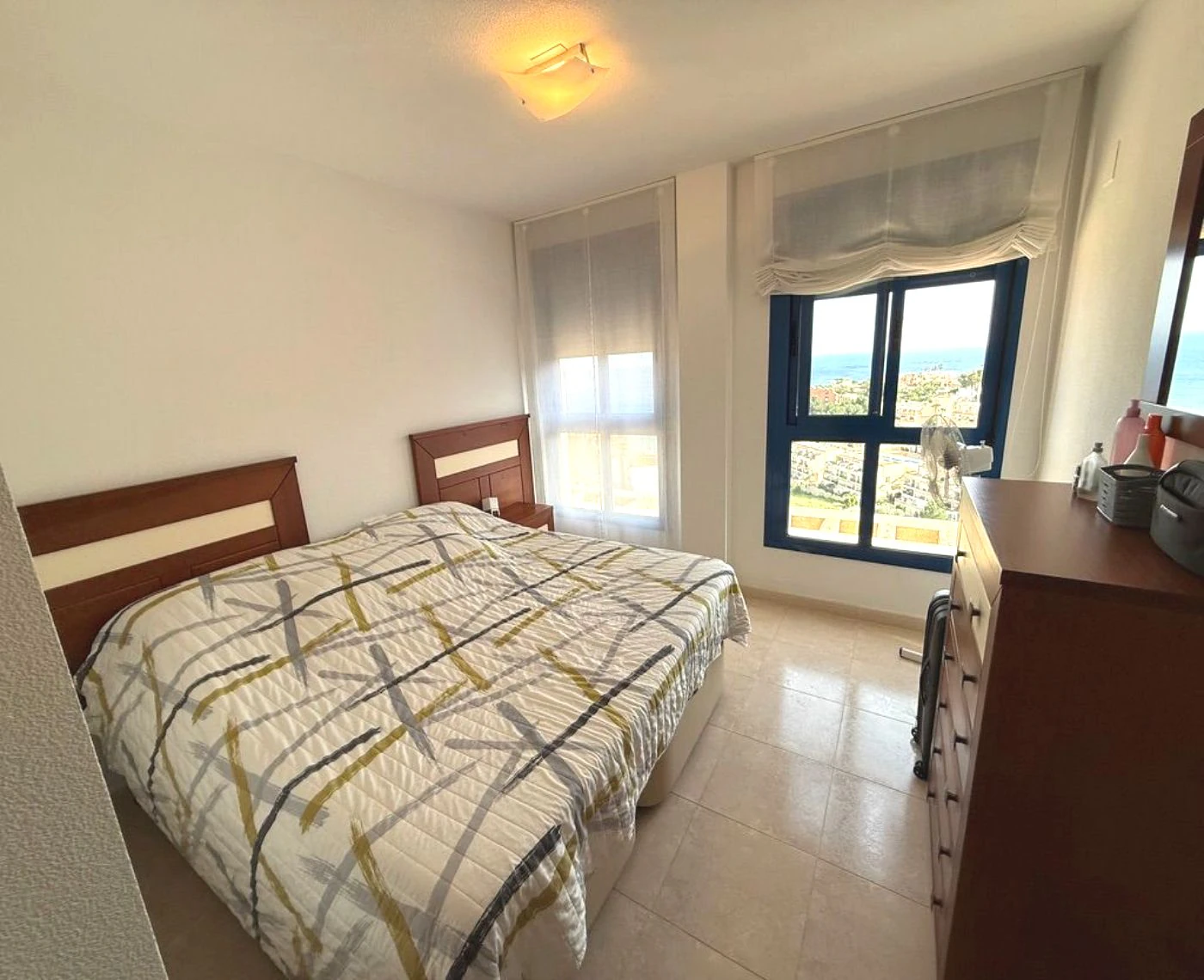 Ático Dúplex de Ensueño en Calpe: Un Balcón Privado al Mediterráneo