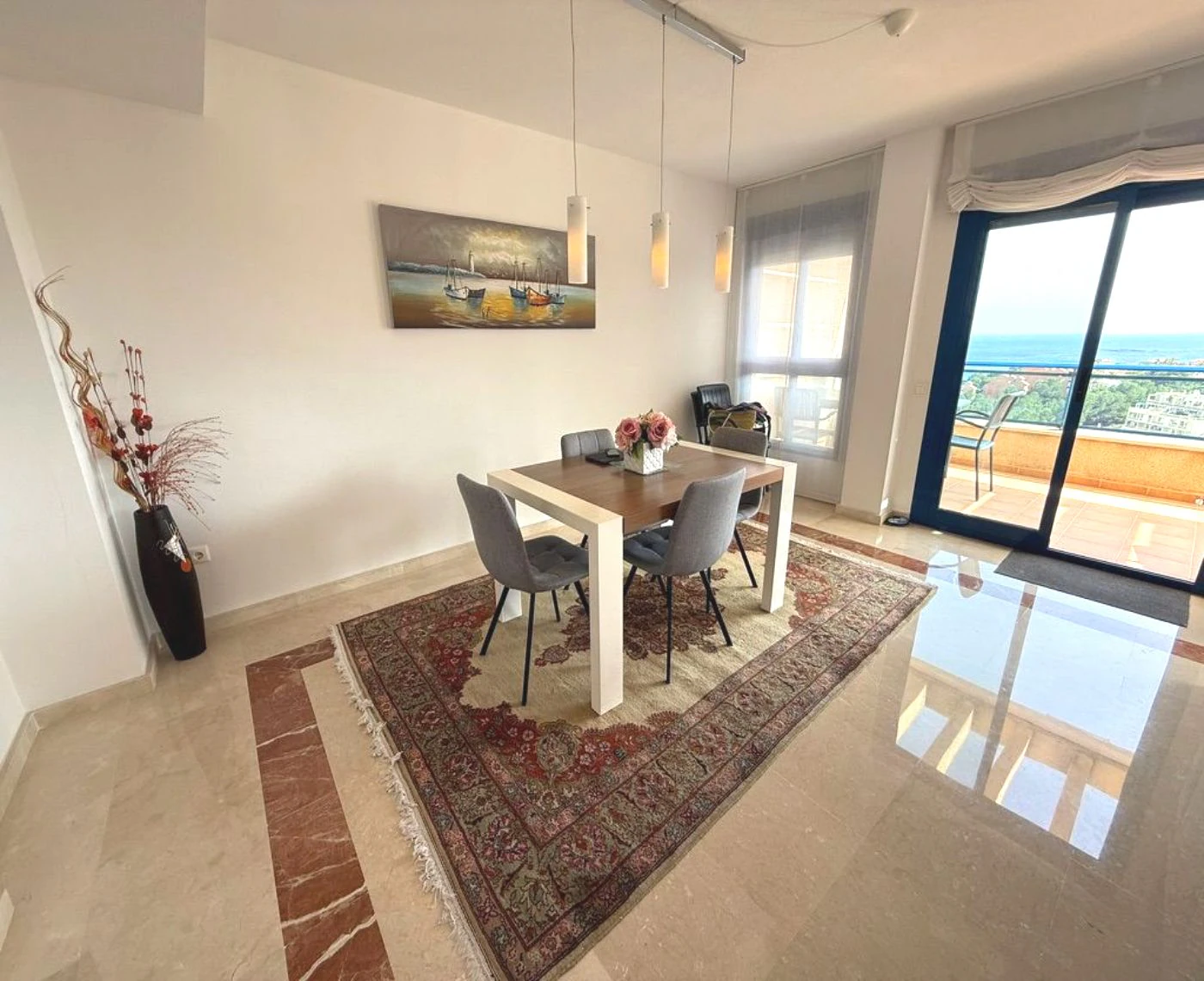 Ático Dúplex de Ensueño en Calpe: Un Balcón Privado al Mediterráneo