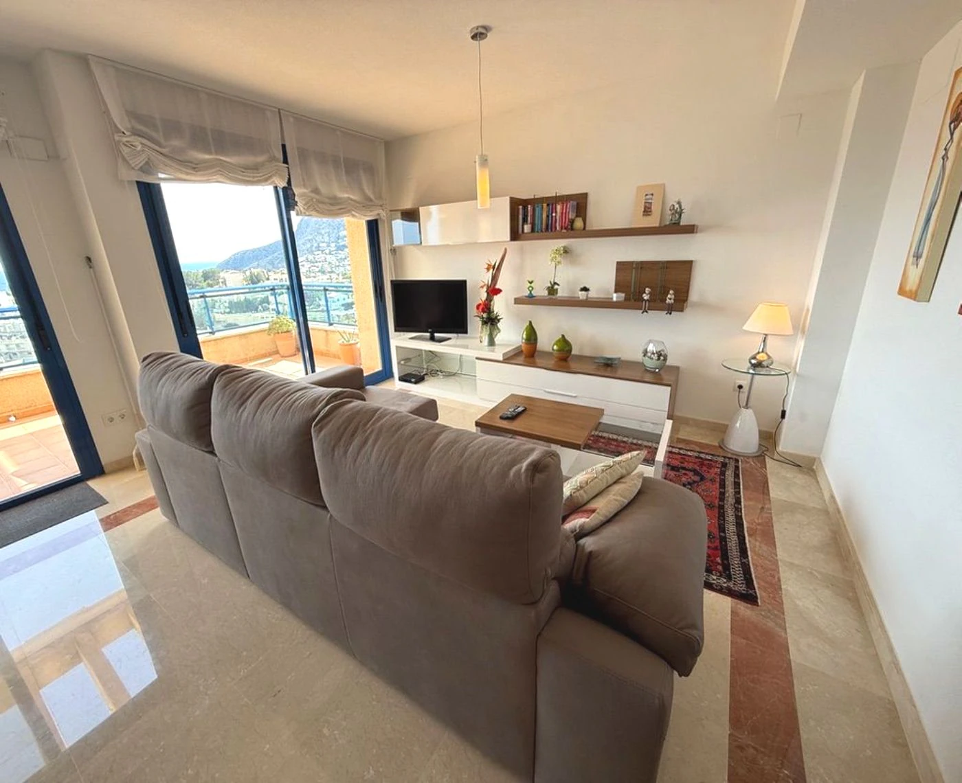 Ático Dúplex de Ensueño en Calpe: Un Balcón Privado al Mediterráneo