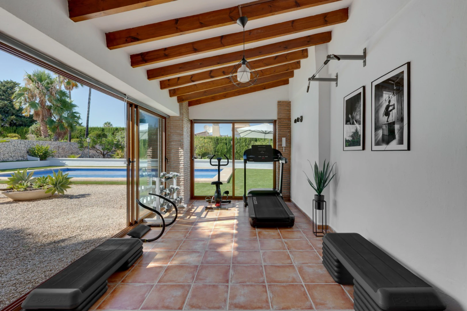 C415 - Villa moderna con vistas panorámicas de Ifach y sierra de Olta