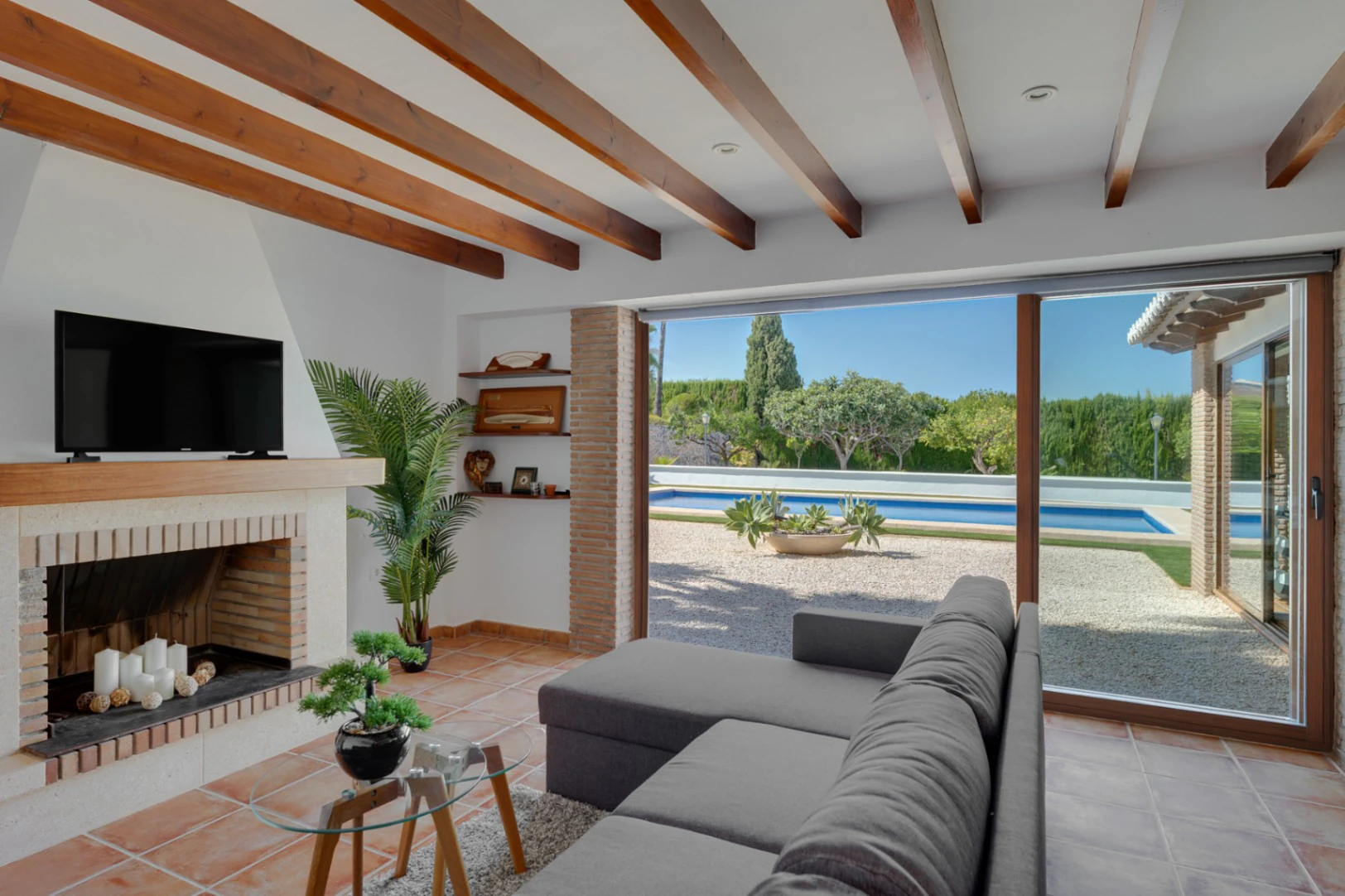 C415 - Villa moderna con vistas panorámicas de Ifach y sierra de Olta