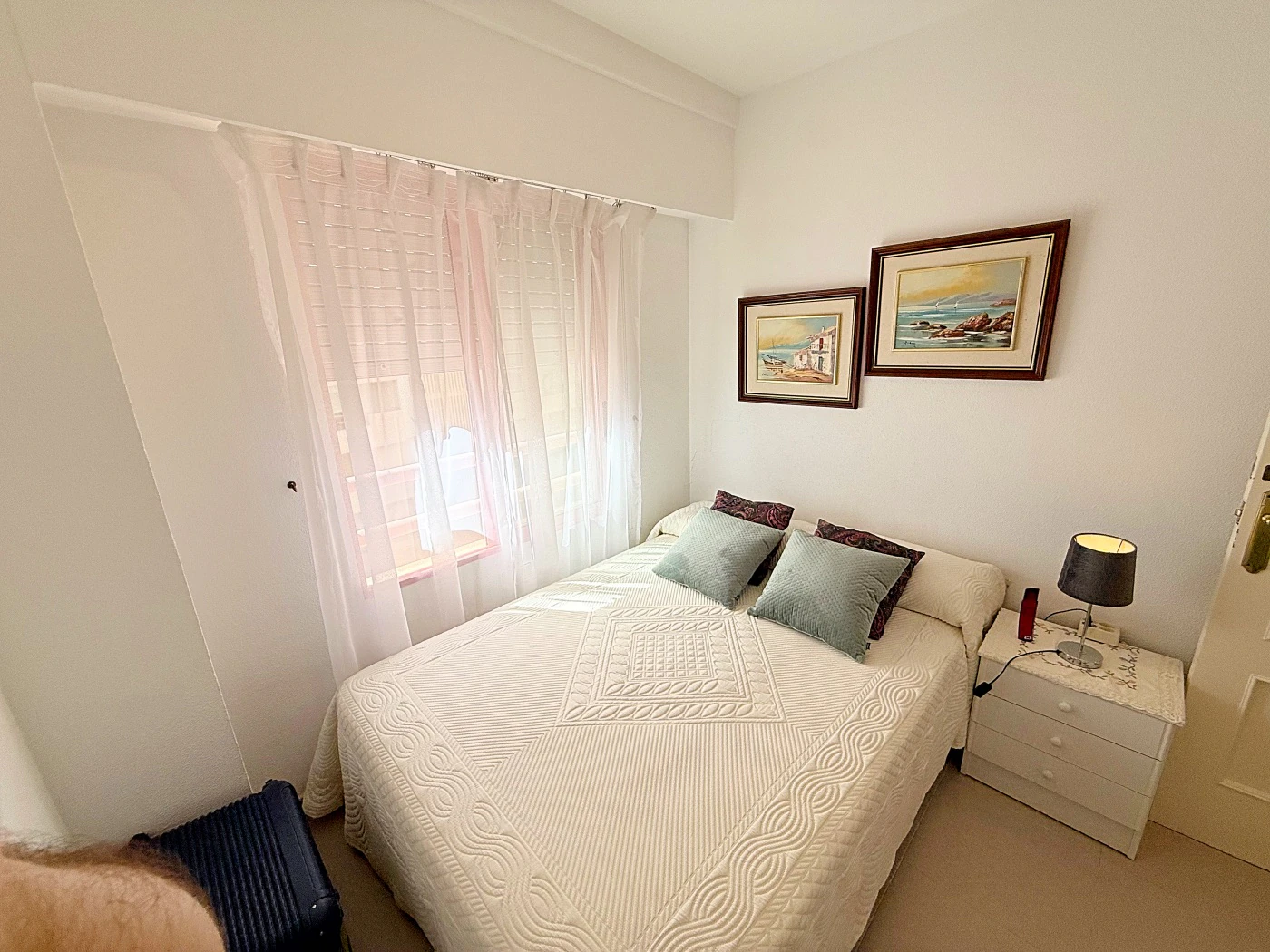 Apartamento en Primera Línea de Playa en Calpe con Vistas al Mar y Parking Incluido