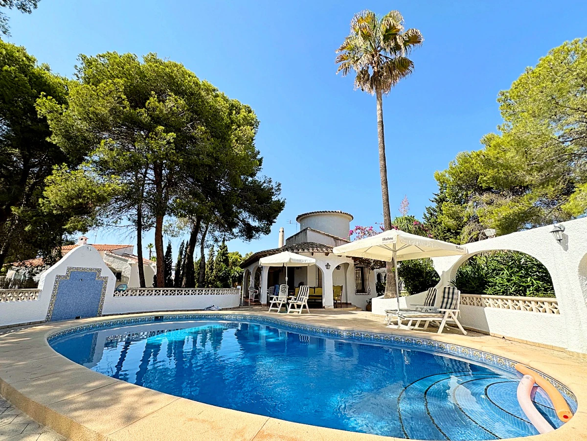 C350 - En zona de Los Pinos Si te identificas con el estilo mediterráneo...Esta es tu casa!!