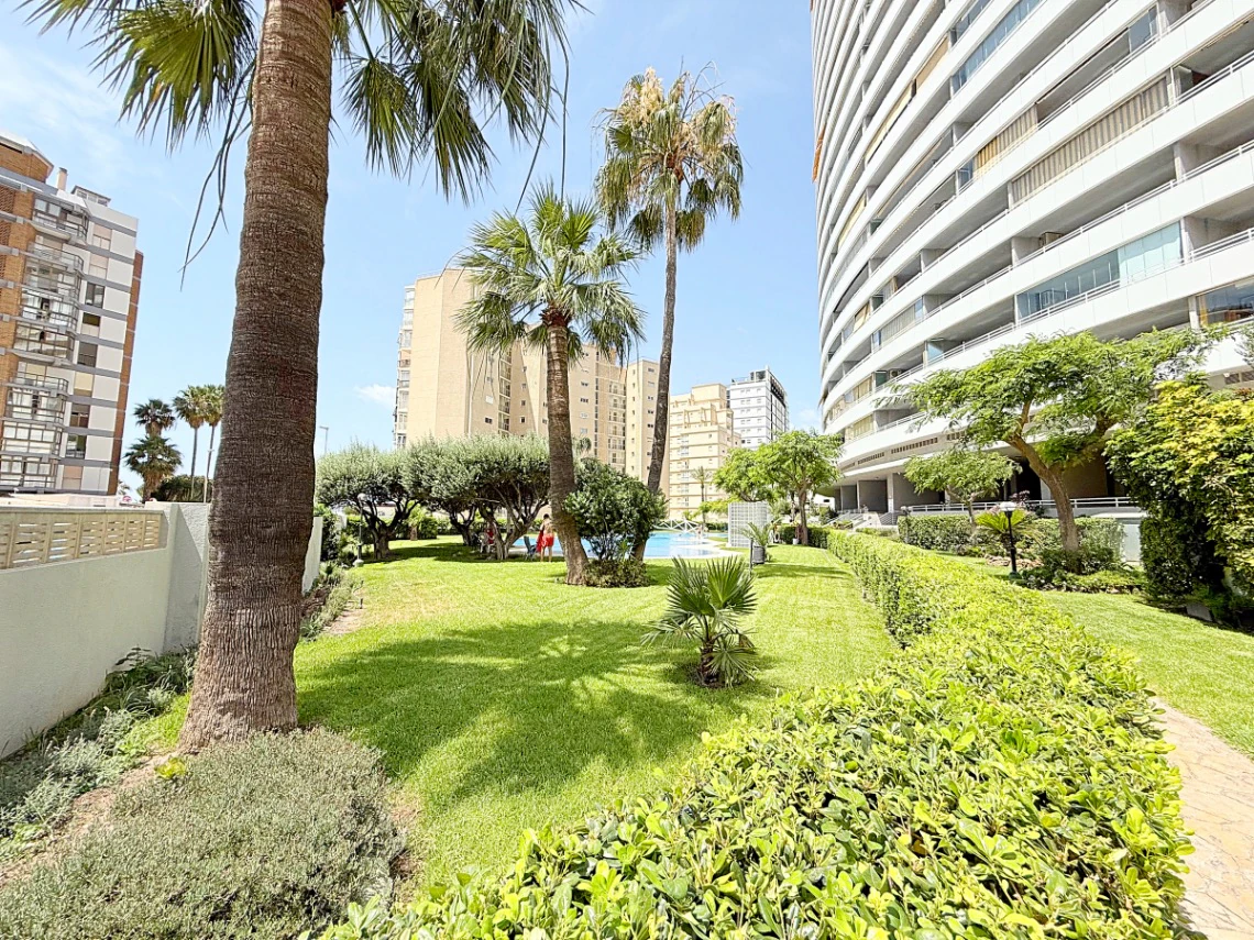 Exclusivo apartamento en Apolo XIV con garaje privado – Calpe