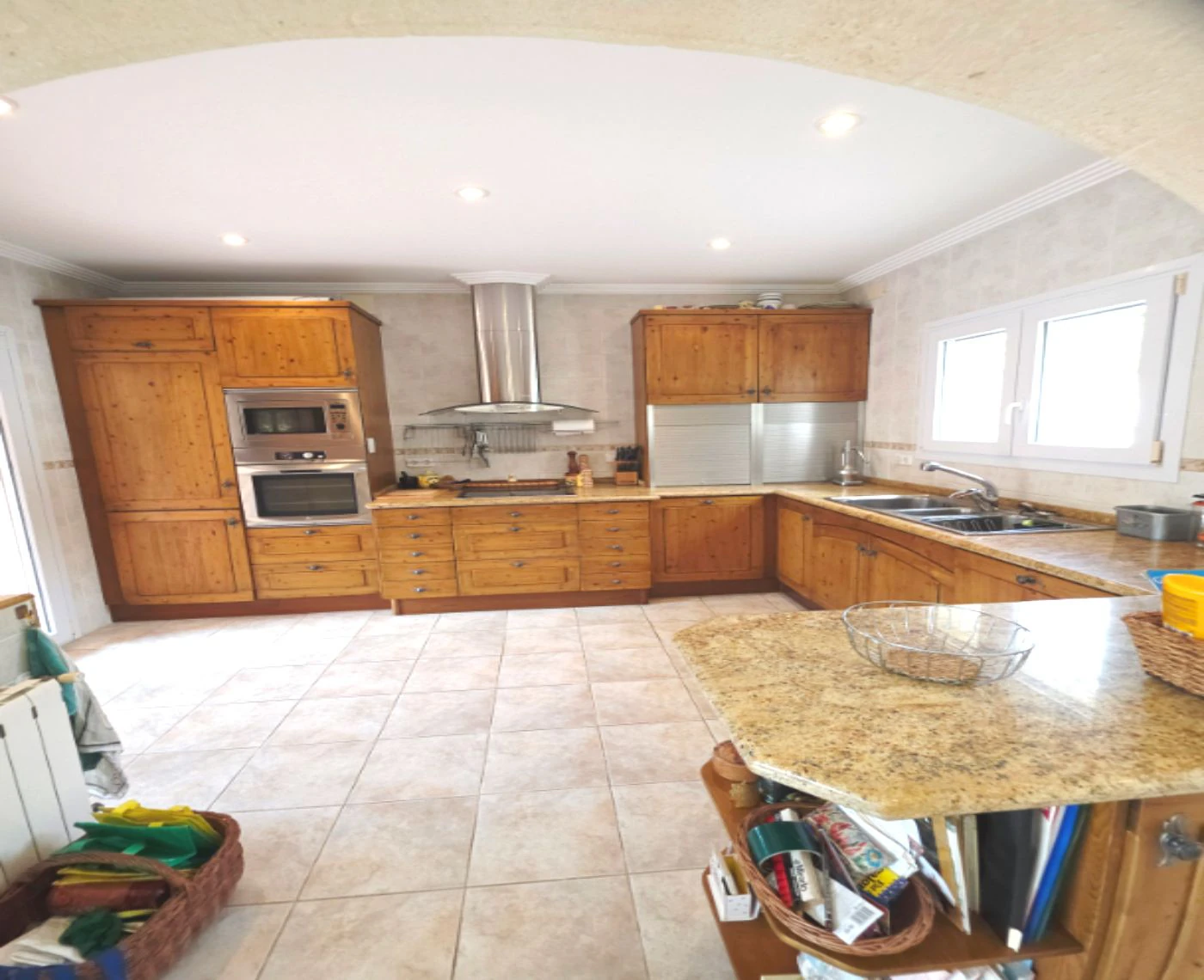 C424C - Encantadora propiedad en zona exclusiva de Moraira, cerca del Portet, con piscina, jardín y tres dormitorios