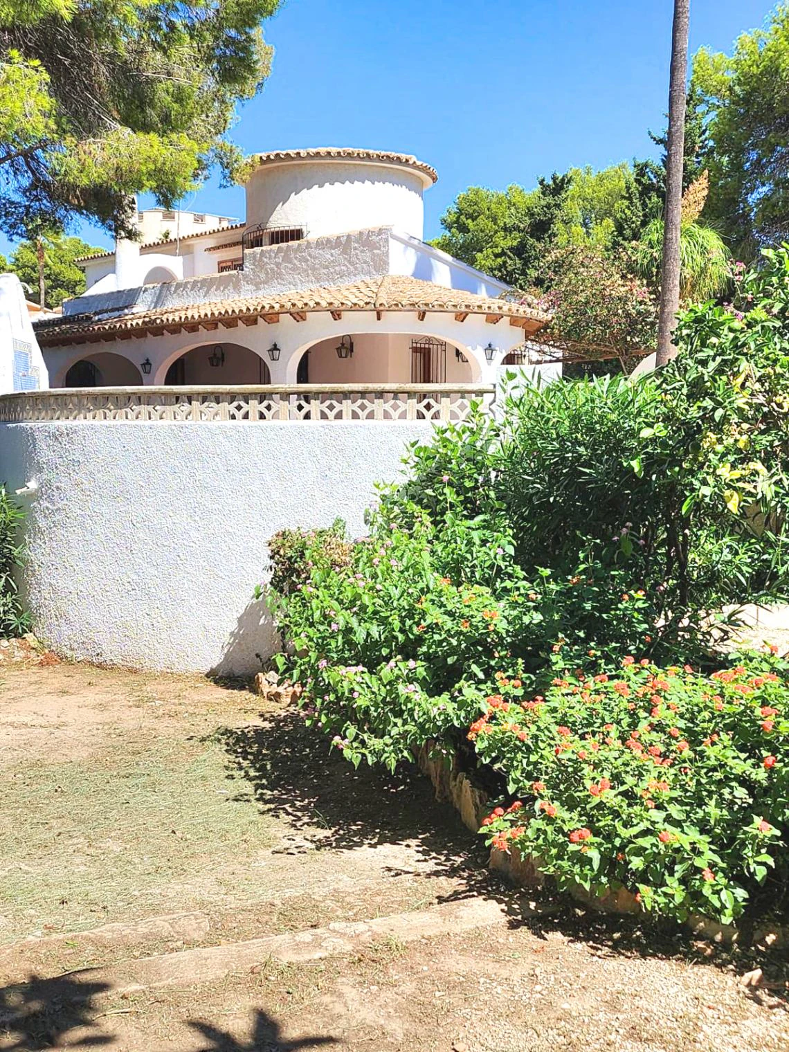 C350 - En zona de Los Pinos Si te identificas con el estilo mediterráneo...Esta es tu casa!!