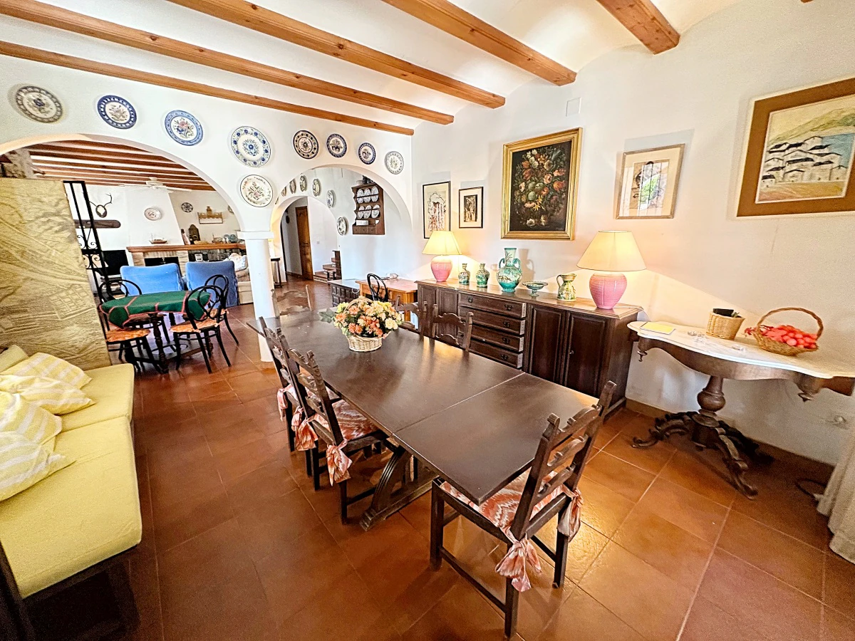 C350 - En zona de Los Pinos Si te identificas con el estilo mediterráneo...Esta es tu casa!!