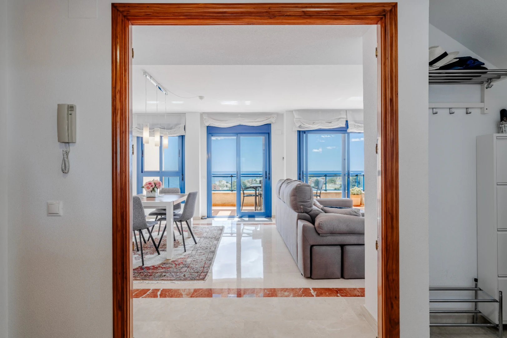 Ático Dúplex de Ensueño en Calpe: Un Balcón Privado al Mediterráneo